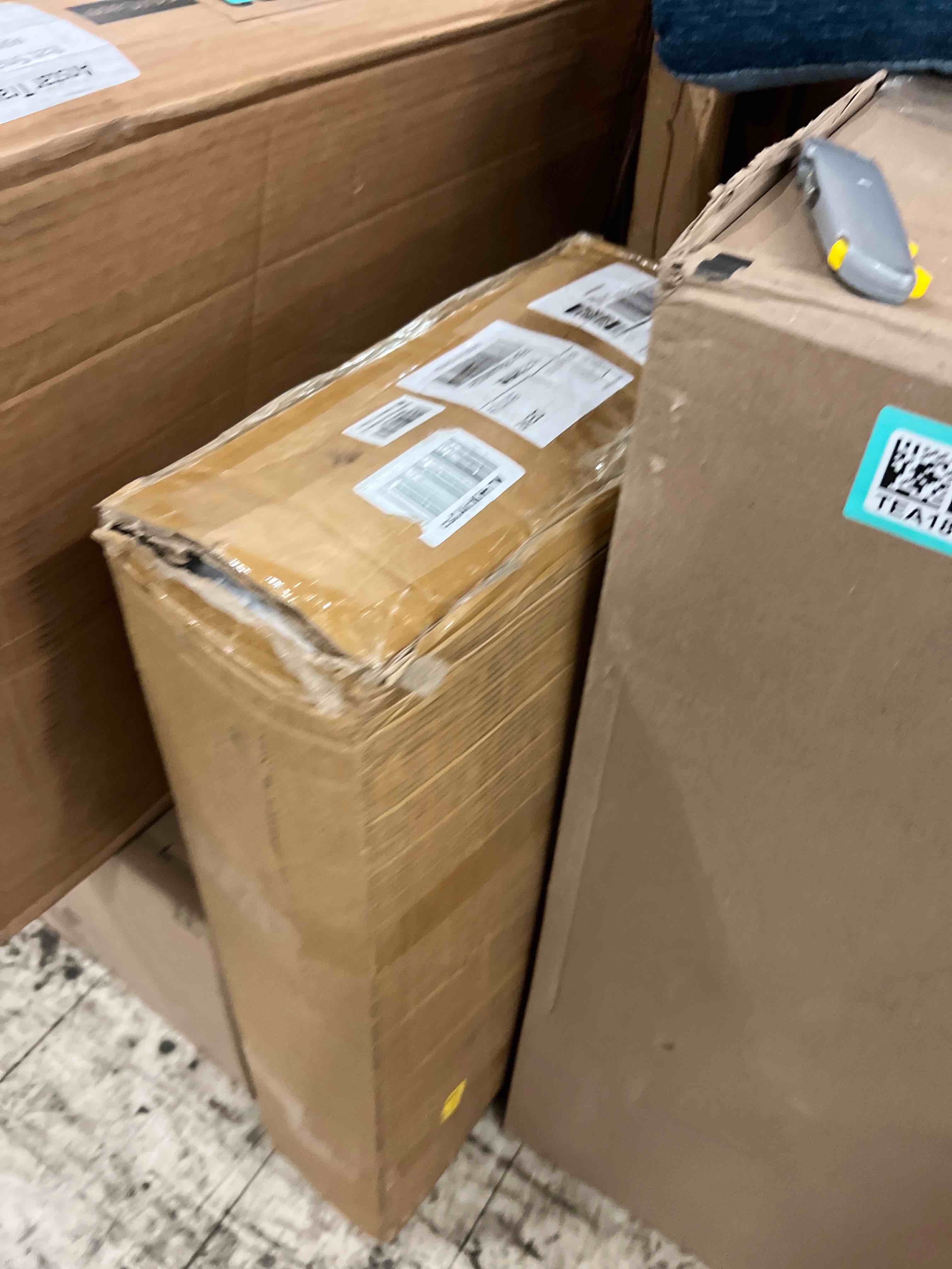 https://s3.amazonaws.com/lotting-images-prod/phillipi/TEA1803148_1759285182570.jpeg