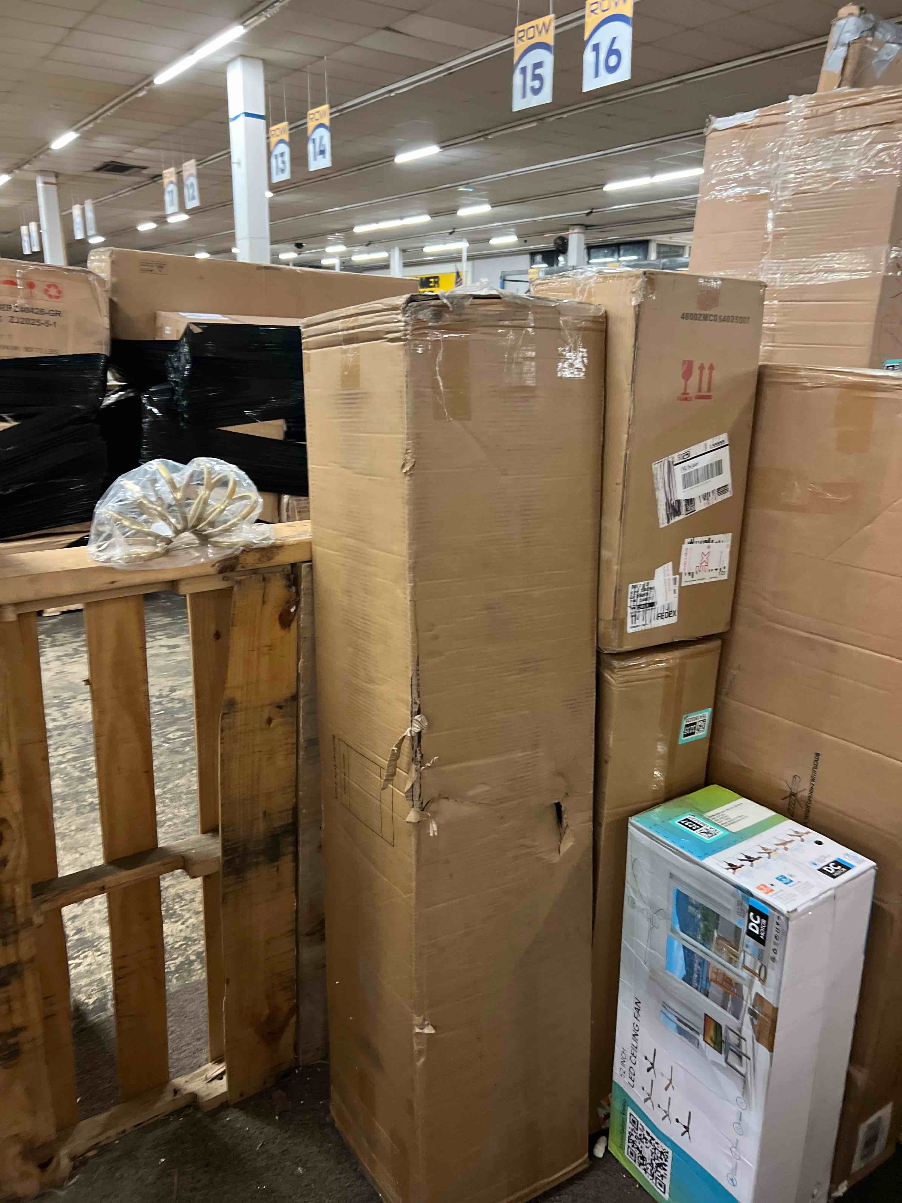 https://s3.amazonaws.com/lotting-images-prod/phillipi/TEA1803238_1759360114217.jpeg