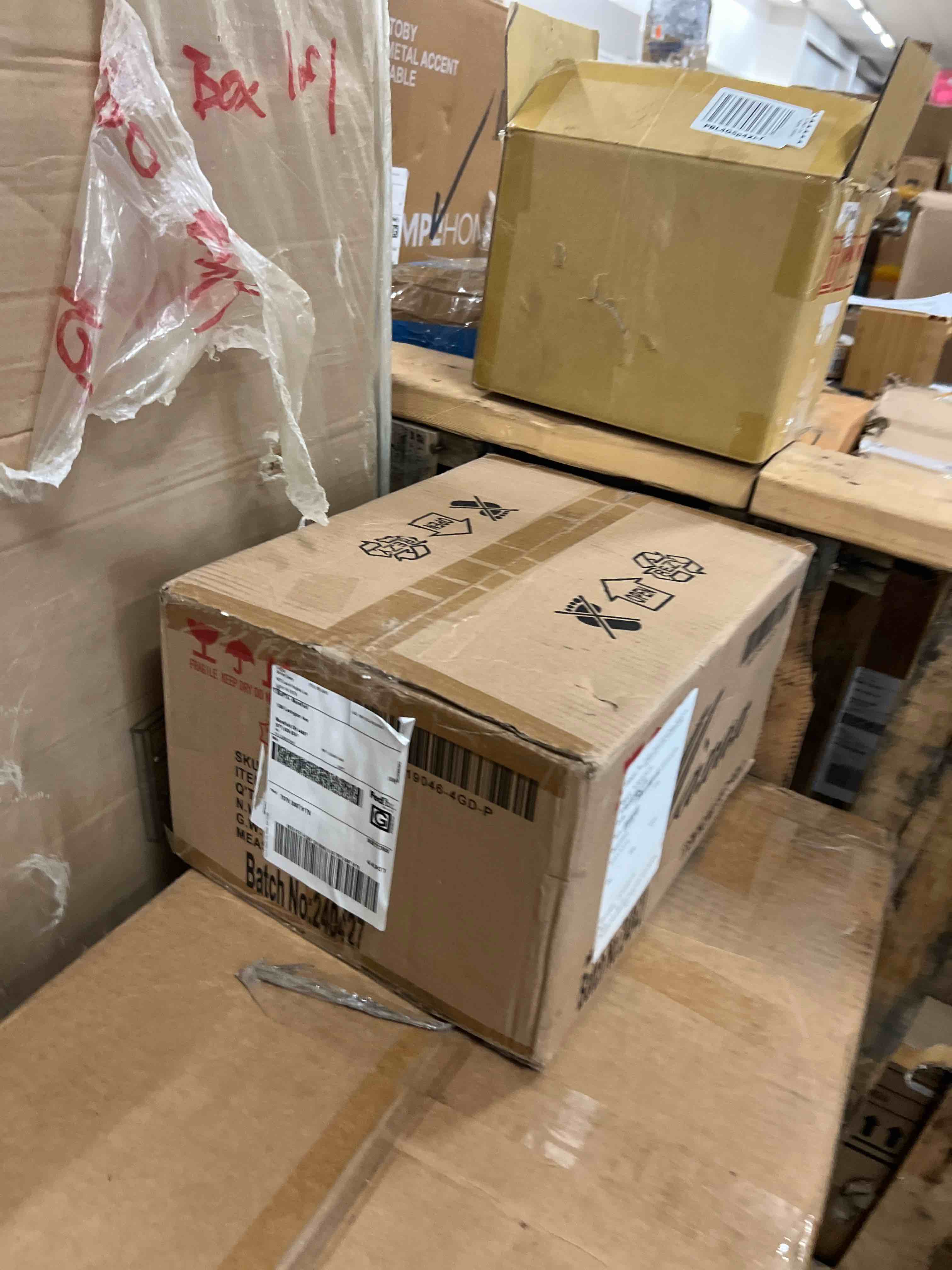 https://s3.amazonaws.com/lotting-images-prod/phillipi/TEA1803351_1759499591842.jpeg