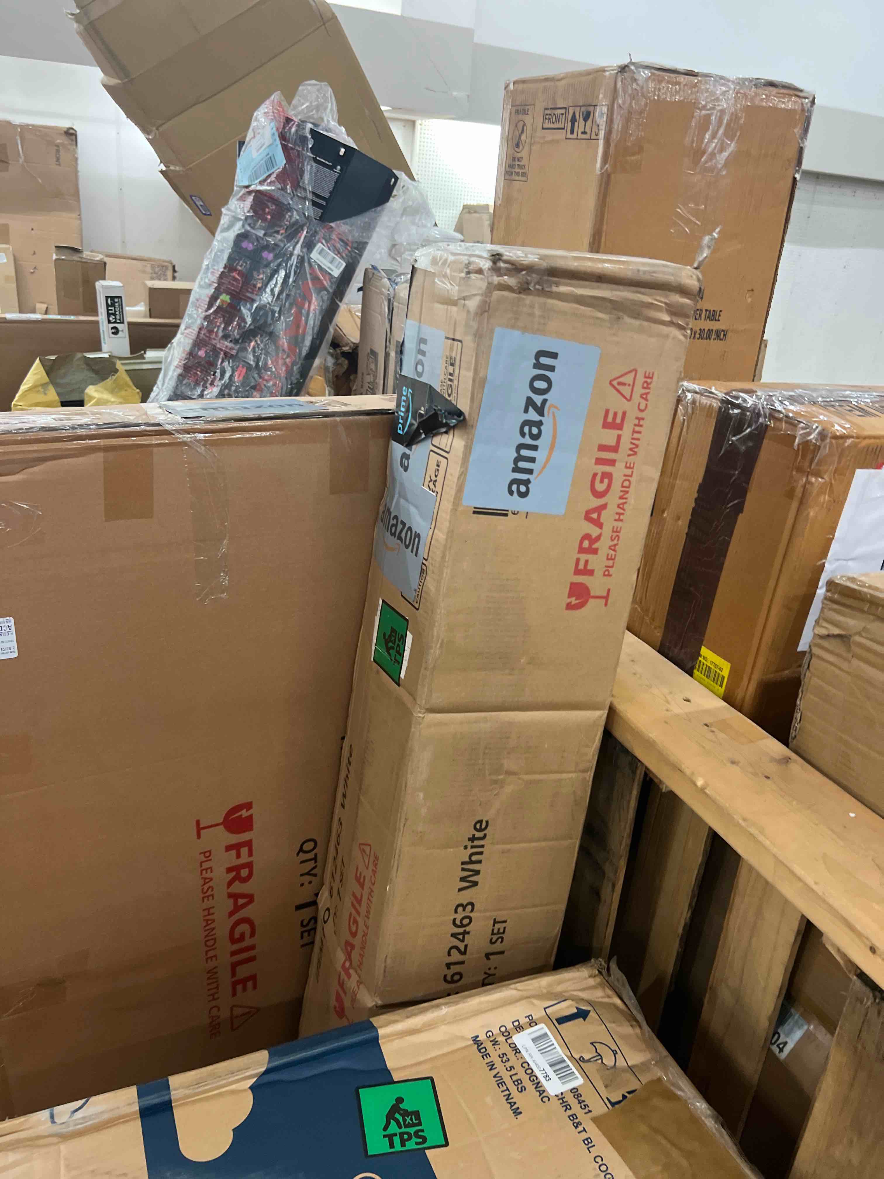https://s3.amazonaws.com/lotting-images-prod/phillipi/TEA1803418_1759769827770.jpeg