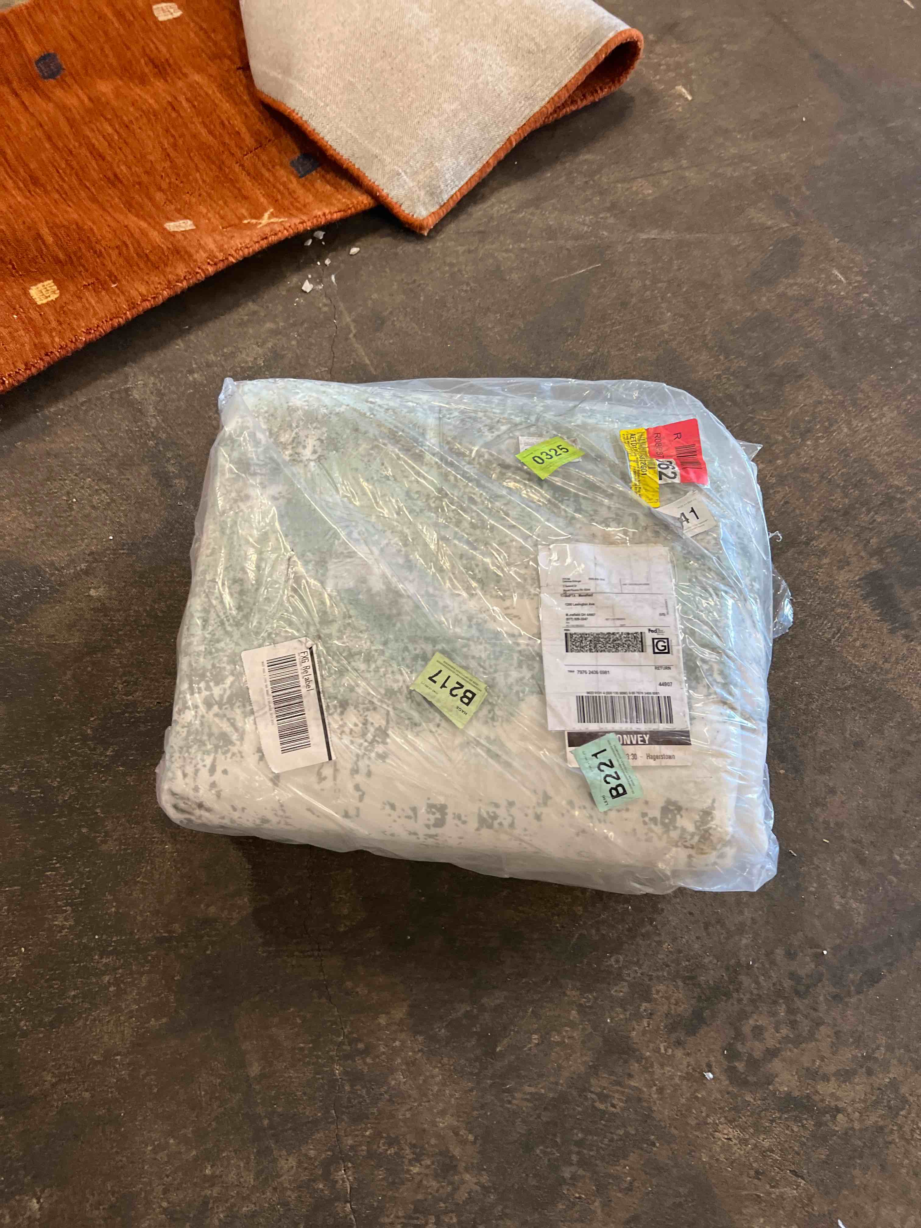 https://s3.amazonaws.com/lotting-images-prod/phillipi/TEA1803473_1759950091645.jpeg