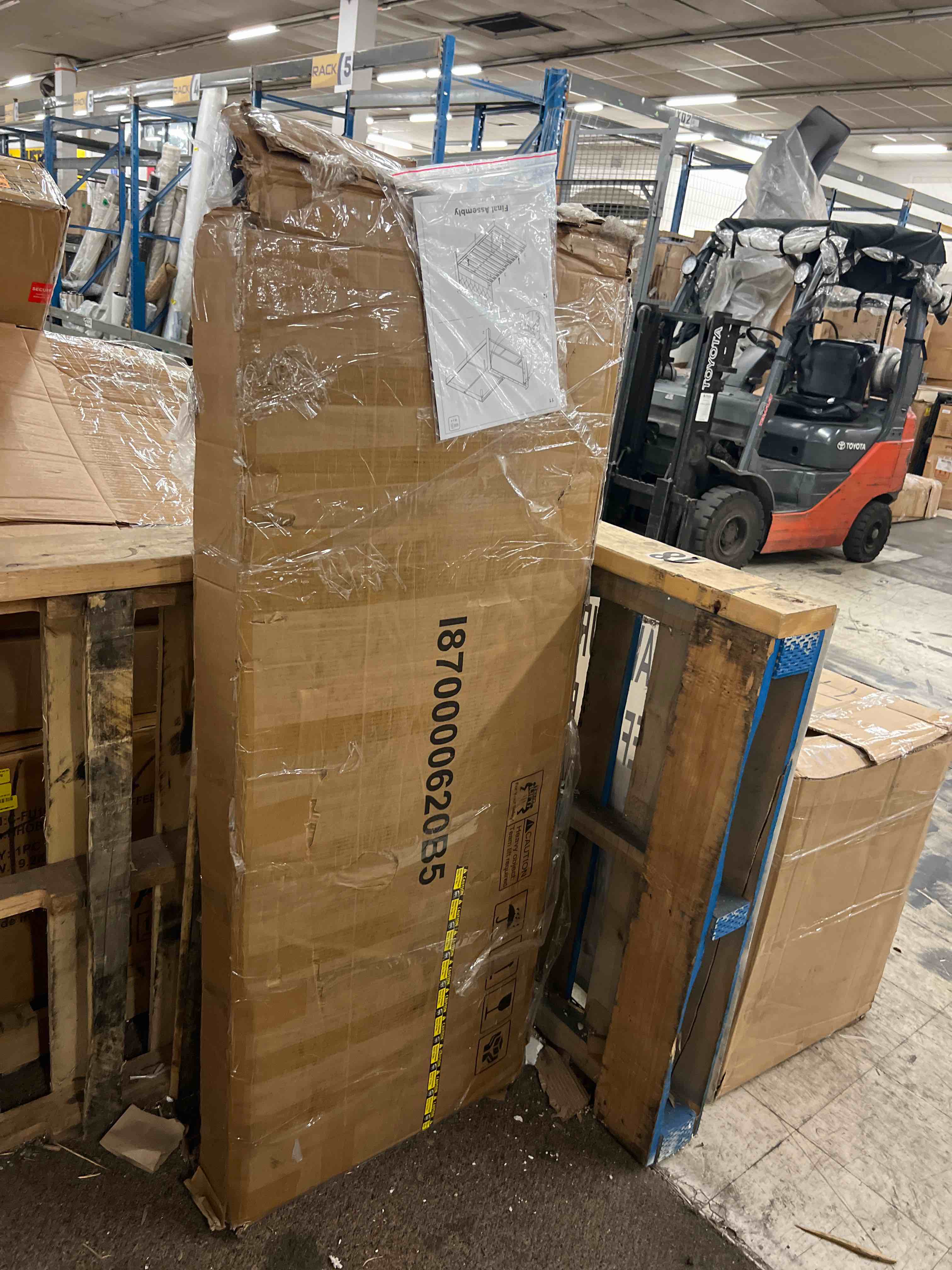 https://s3.amazonaws.com/lotting-images-prod/phillipi/TEA1803703_1760661300332.jpeg
