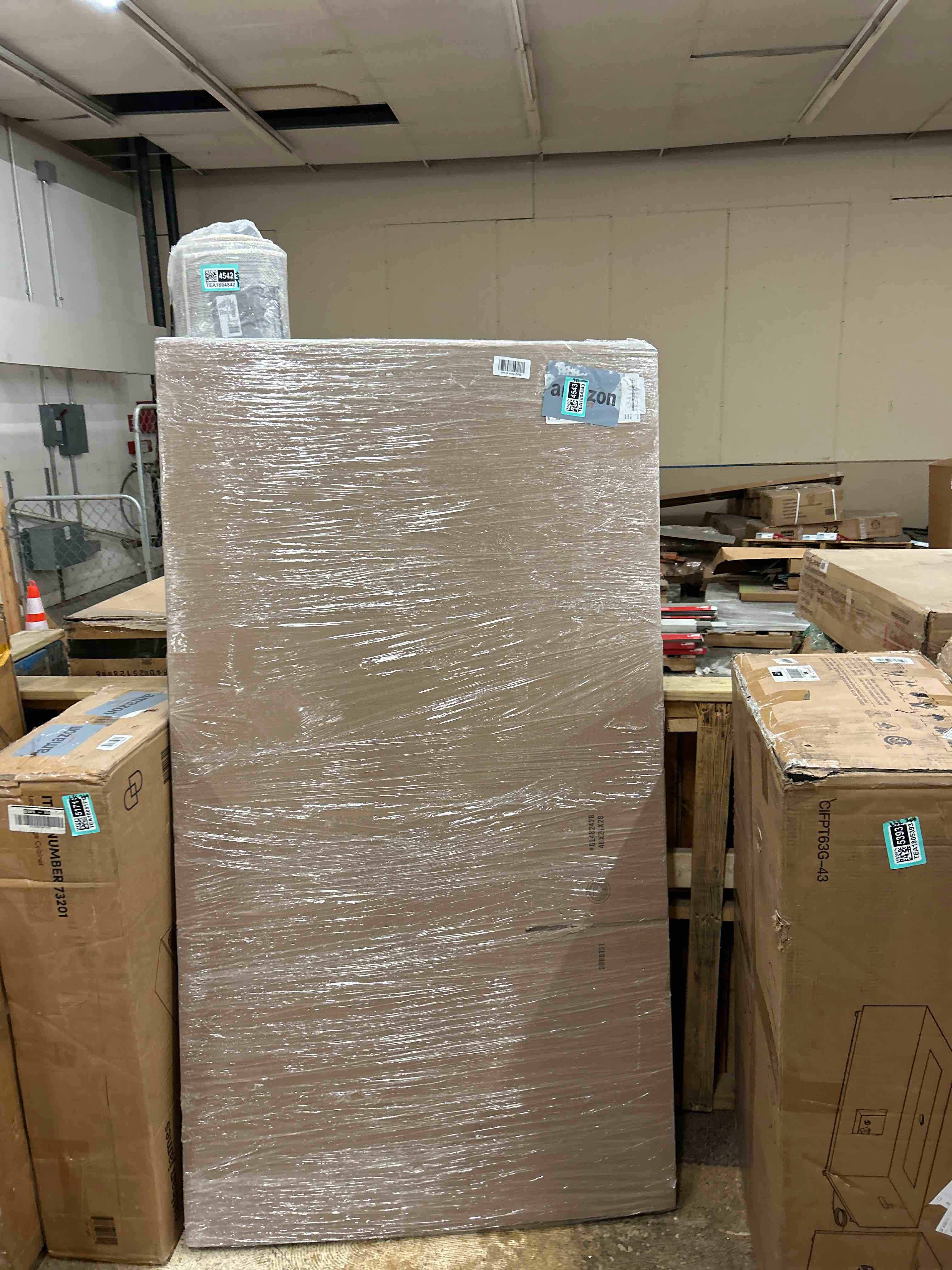 Condition photo showing New/Like New for 48 x 24 x 28" Gaylord Bottom