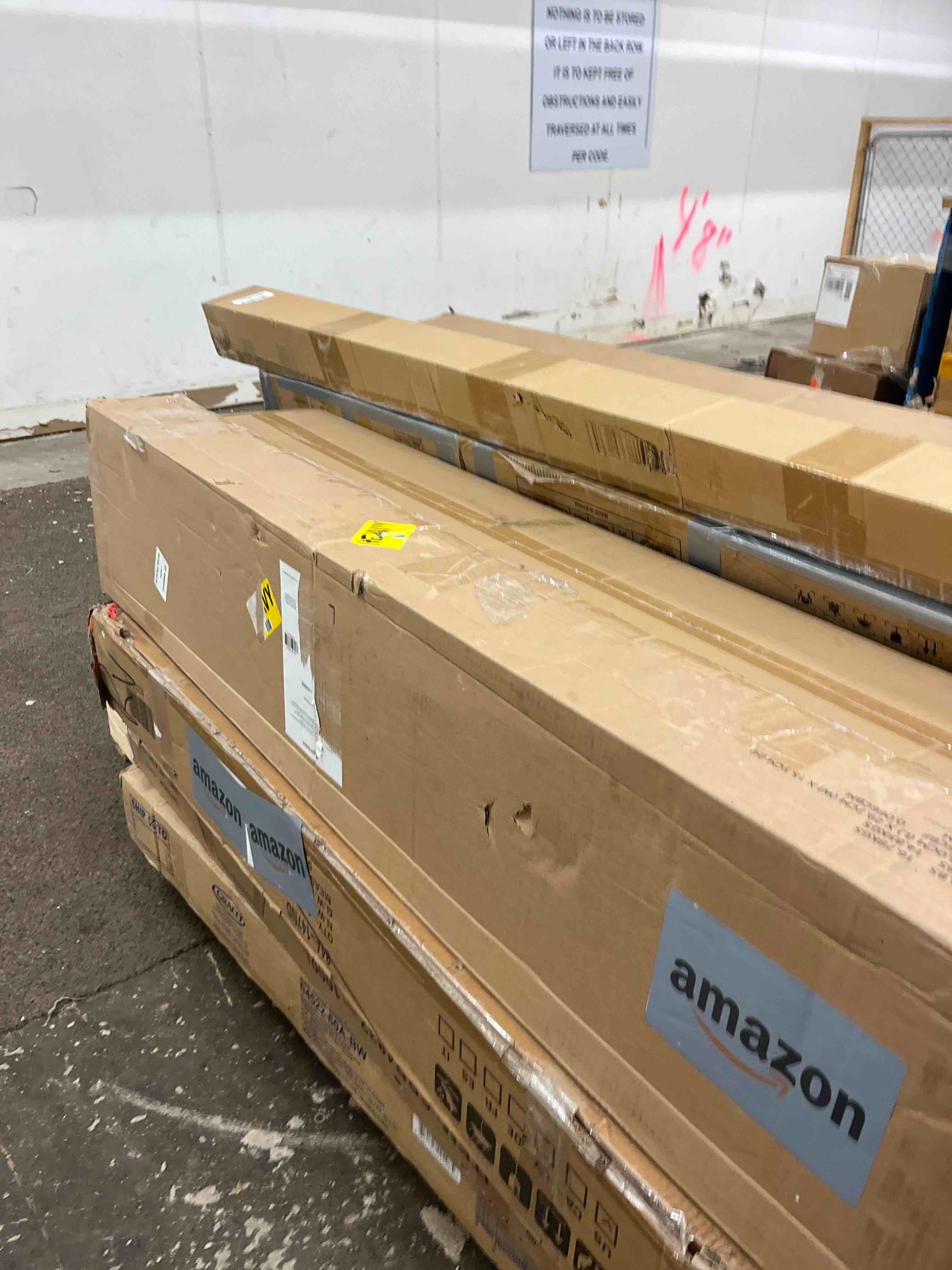 Condition photo showing New/Like New for Amazon Basics Smart Box Spring Bed Base, 5-Inch Height Mattress Foundation, Tool-Free Easy Assembly, Full, 74"L x 53"W x 5"H, White