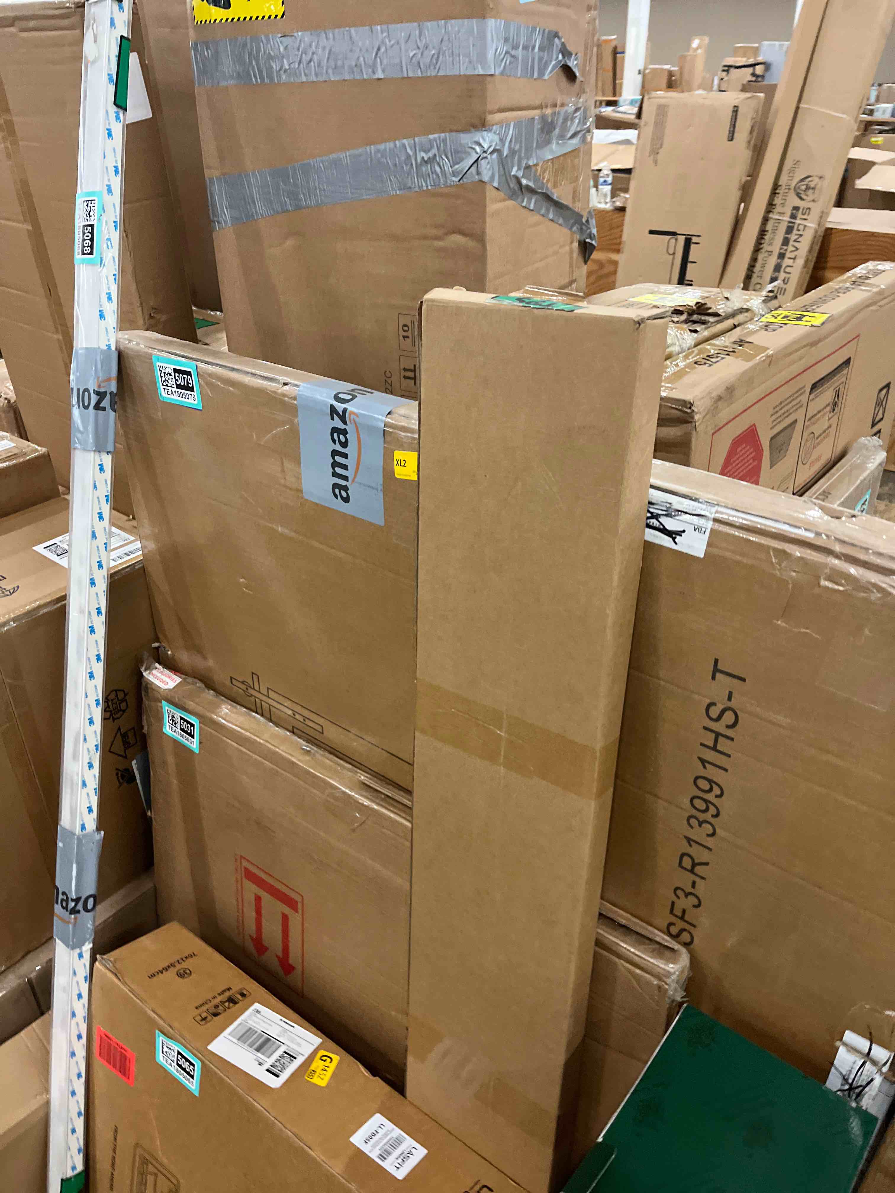 Condition photo showing New/Like New for Tailgate Molding Cap Top Protector Molding Trim Compatible with Chevy Silverado GMC Sierra (1500) 2014-2018/Compatible with Chevy Silverado GMC Sierra (2500HD, 3500HD) 2015-2019