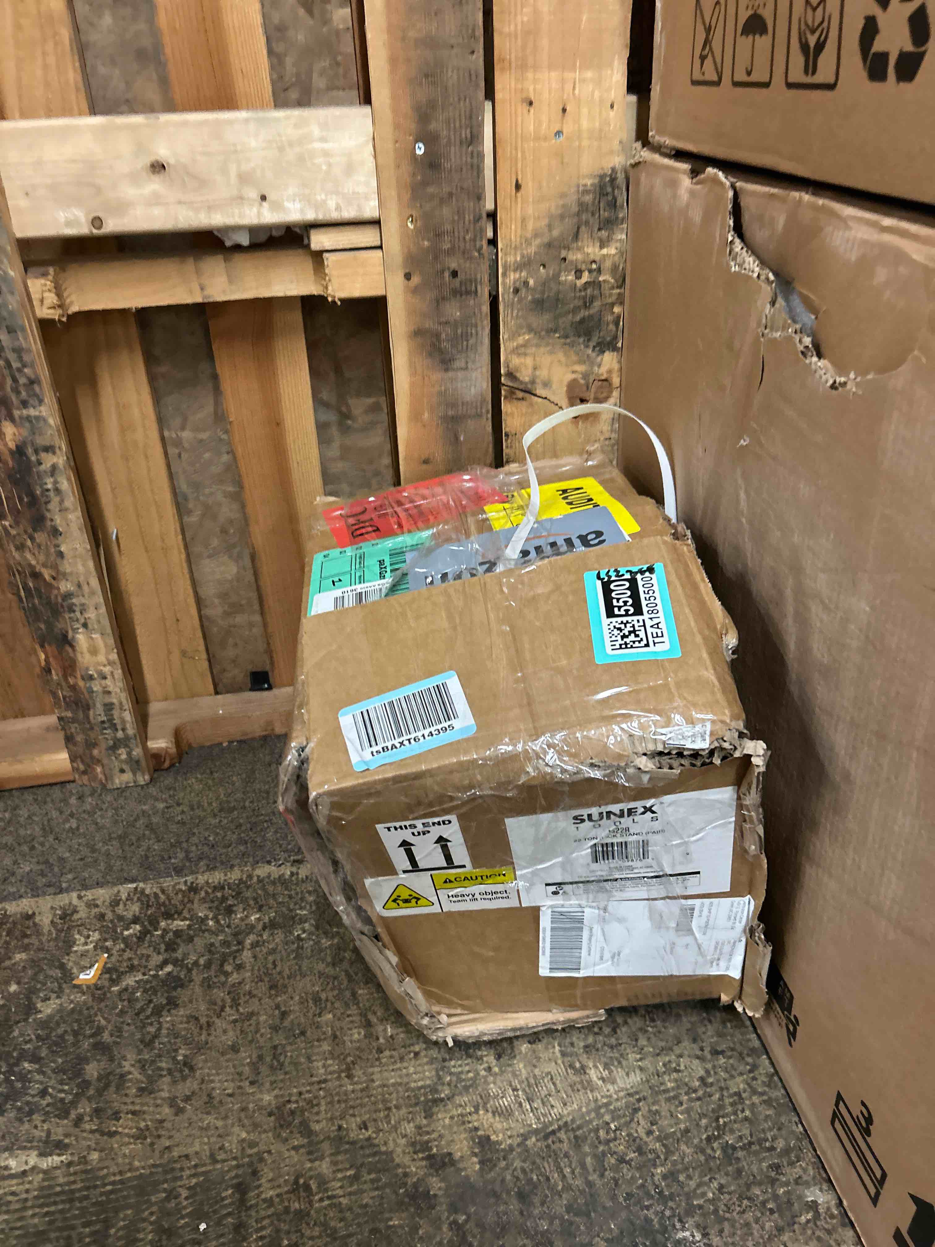 Condition photo showing New/Like New for Sunex 1522 22 Ton Pin Type Jack Stands (Pair)