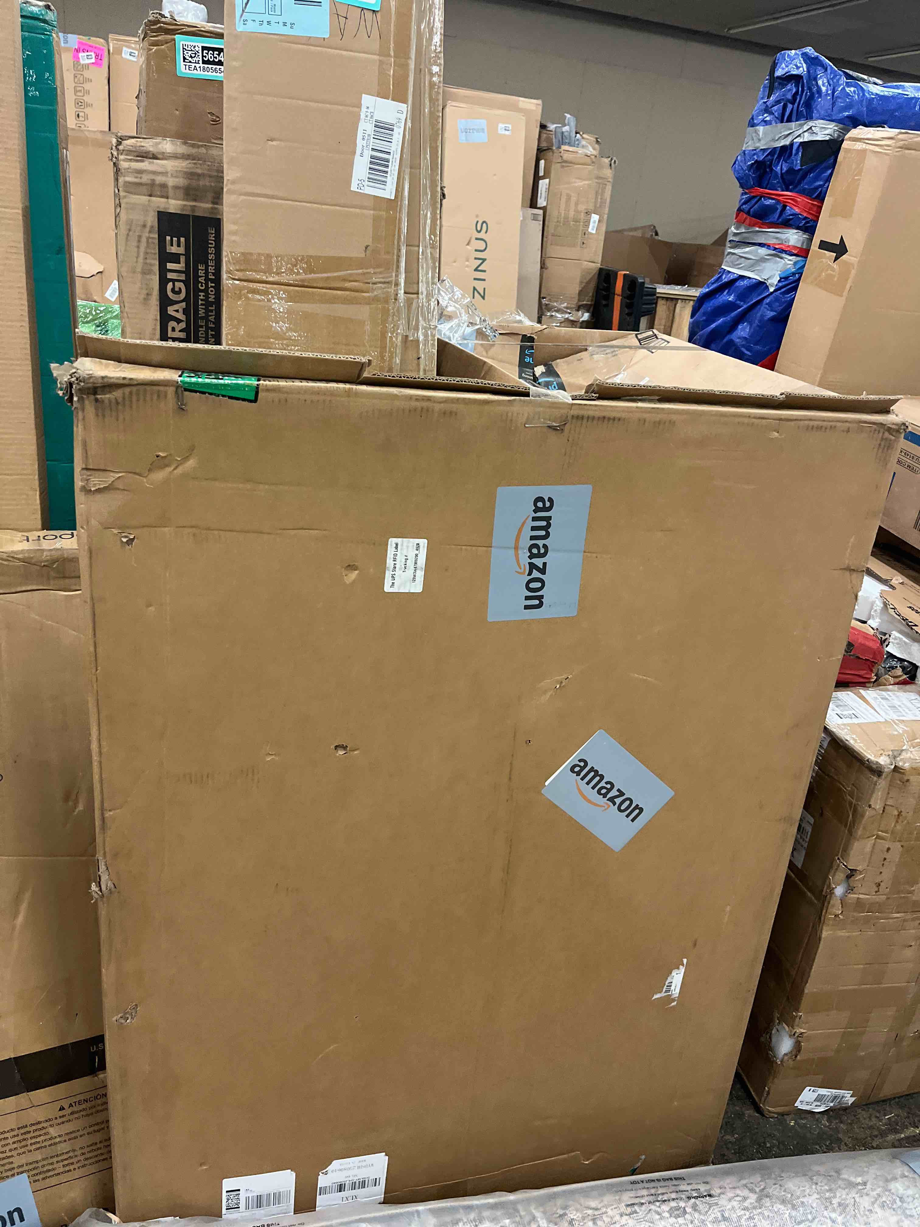 Condition photo showing New/Like New for 36x48 Poster frame, Plexiglass, Black Snap Frames, Coating Aluminum Profile, Display Horizontally & Vertically?1PCS?