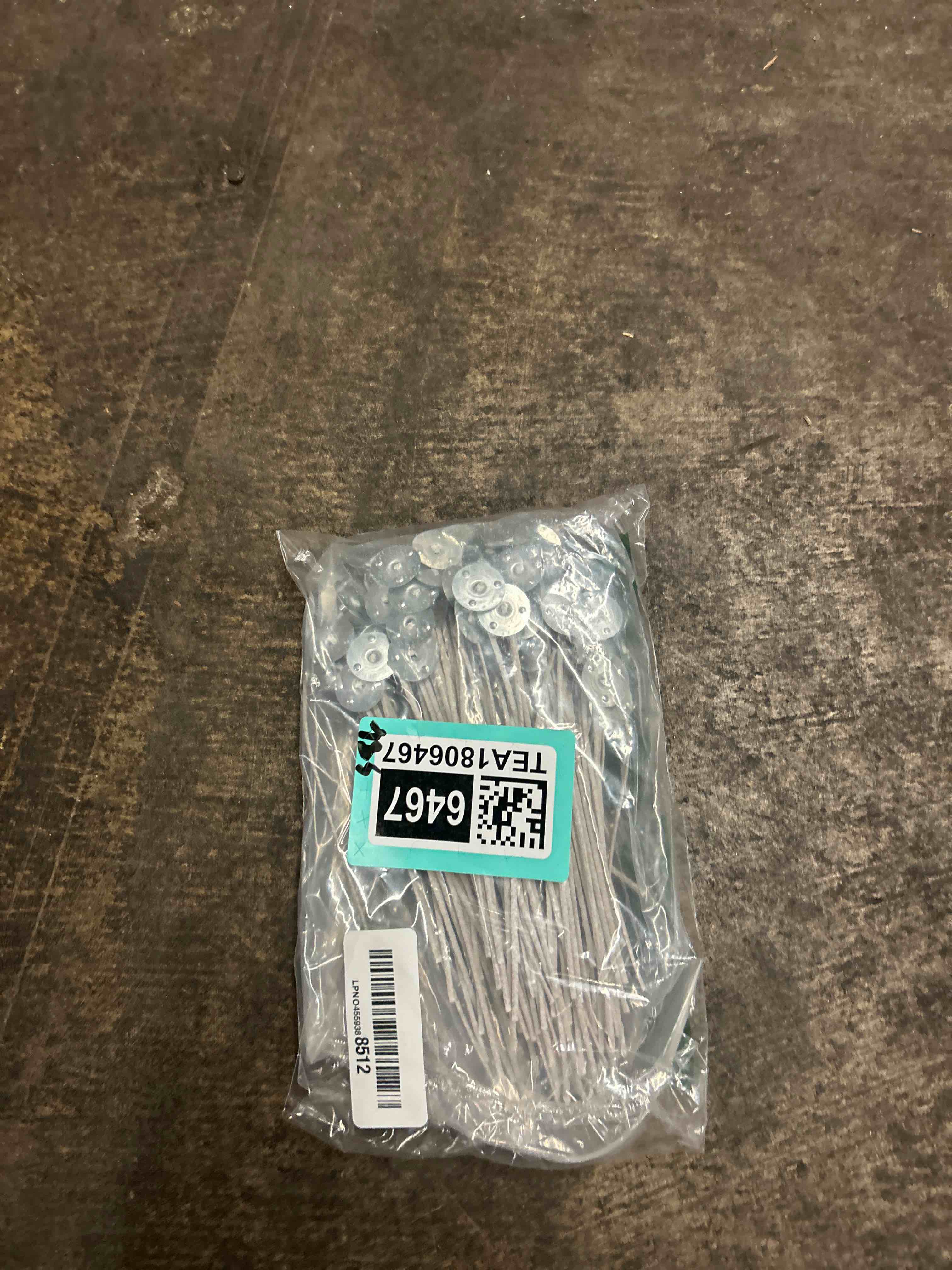 Condition photo showing New/Like New for 100pcs eco 4 wicks for soy candles, 6 inch pre-waxed with base for candle making, thick
