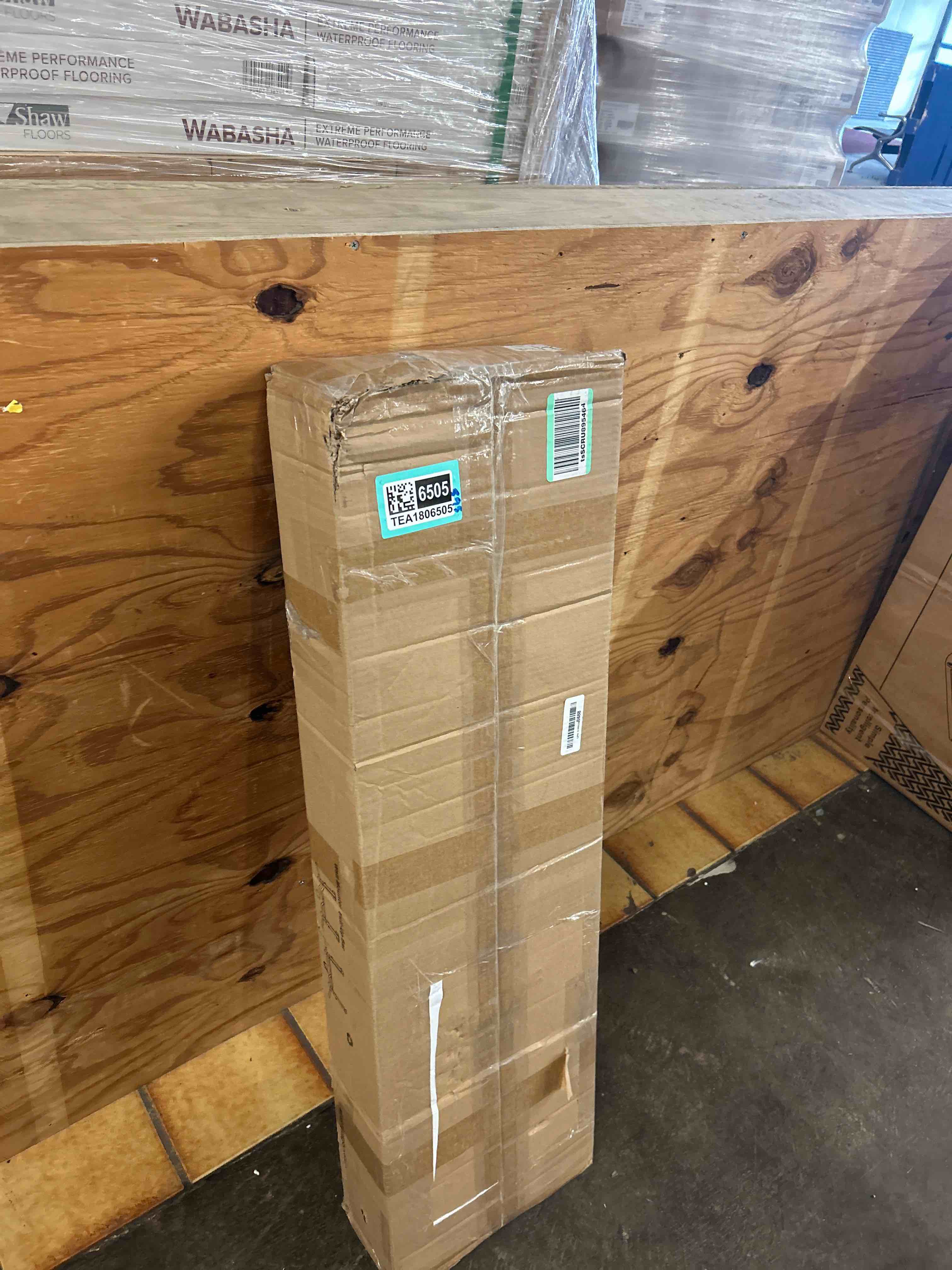 Condition photo showing New/Like New for seleware heavy duty welded pull up bar, versatile doorway wall mount, joist mounted, and ceiling mounted chin up bars, thick metal sturdy construction for full body workouts support 500 lbs