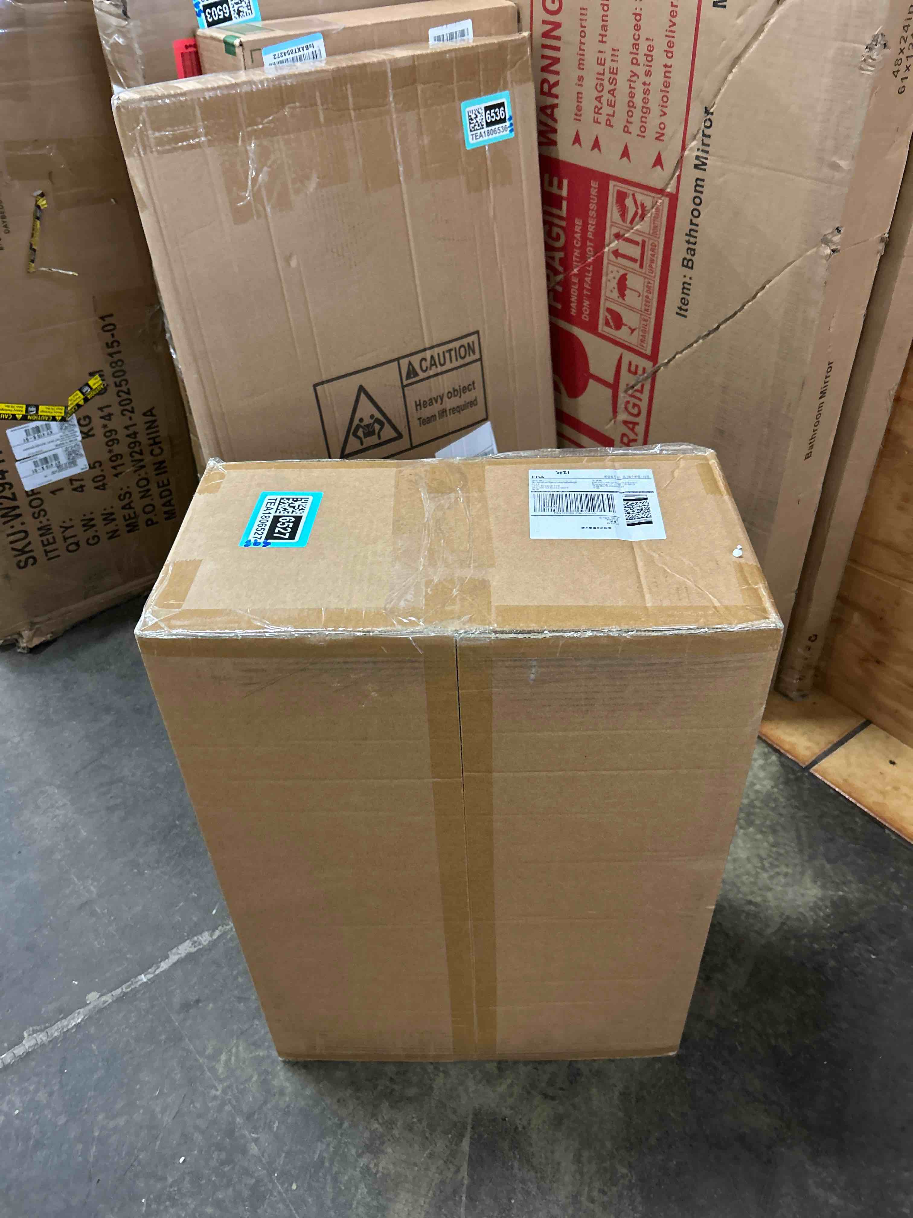 Condition photo showing New/Like New for rv steps, 1-step, manual retractable rv steps, 400 lbs load capacity, foldable aluminum alloy camper steps, thickened steel plate trailer steps, non-slip design, ideal for rv, trailer, camper