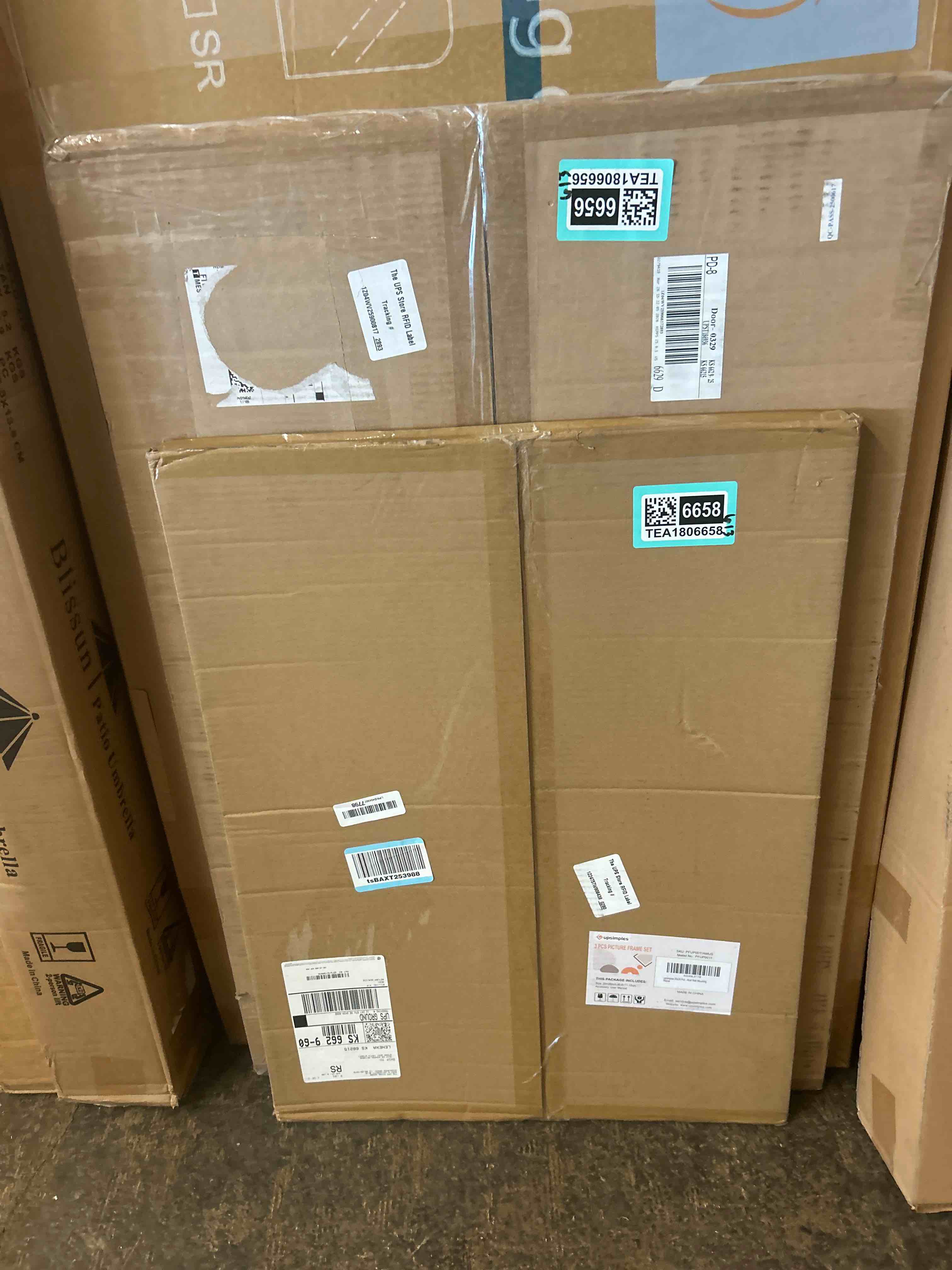 Condition photo showing New/Like New for upsimples 20x28 picture frame black 3 pack, scratch-proof poster frames 20 x 28 for photo gallery - slide-in strips, horizontal or vertical wall mounting