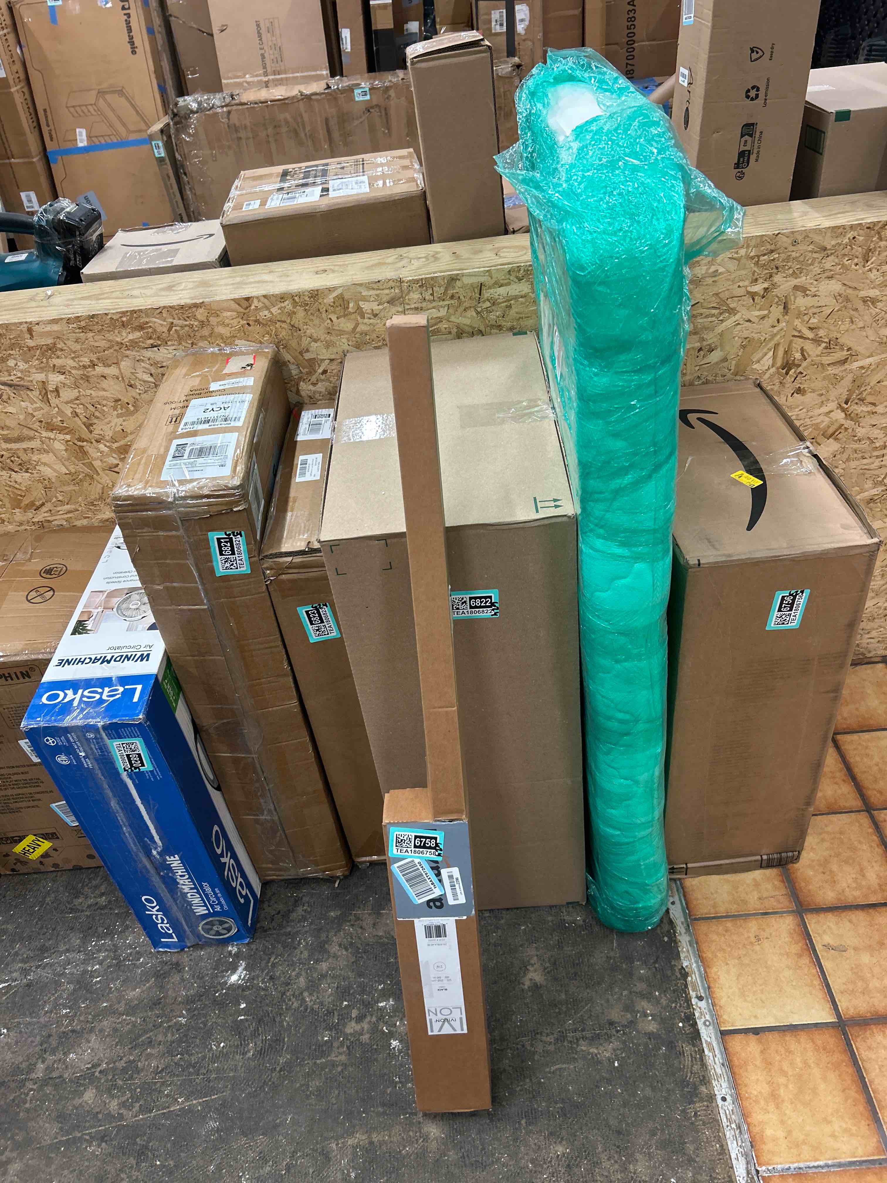 Condition photo showing New/Like New for (2) ivilon drapery treatment window curtain rod - square design 1 1/8 rod. 48 to 86 inch. black (bid is per item, lot is for 2 total.)