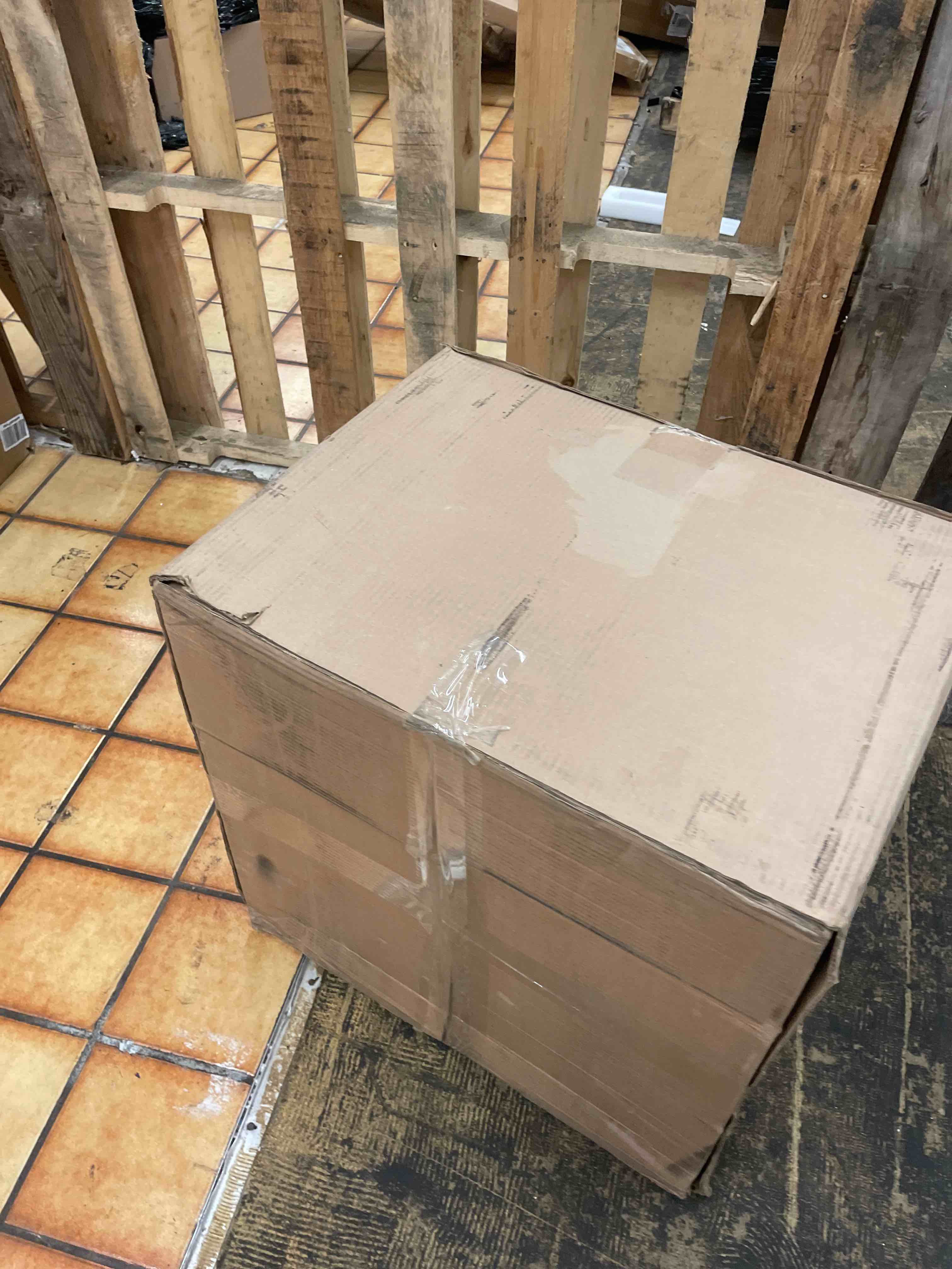 https://s3.amazonaws.com/lotting-images-prod/phillipi/TEA1807008_1758736681804.jpeg