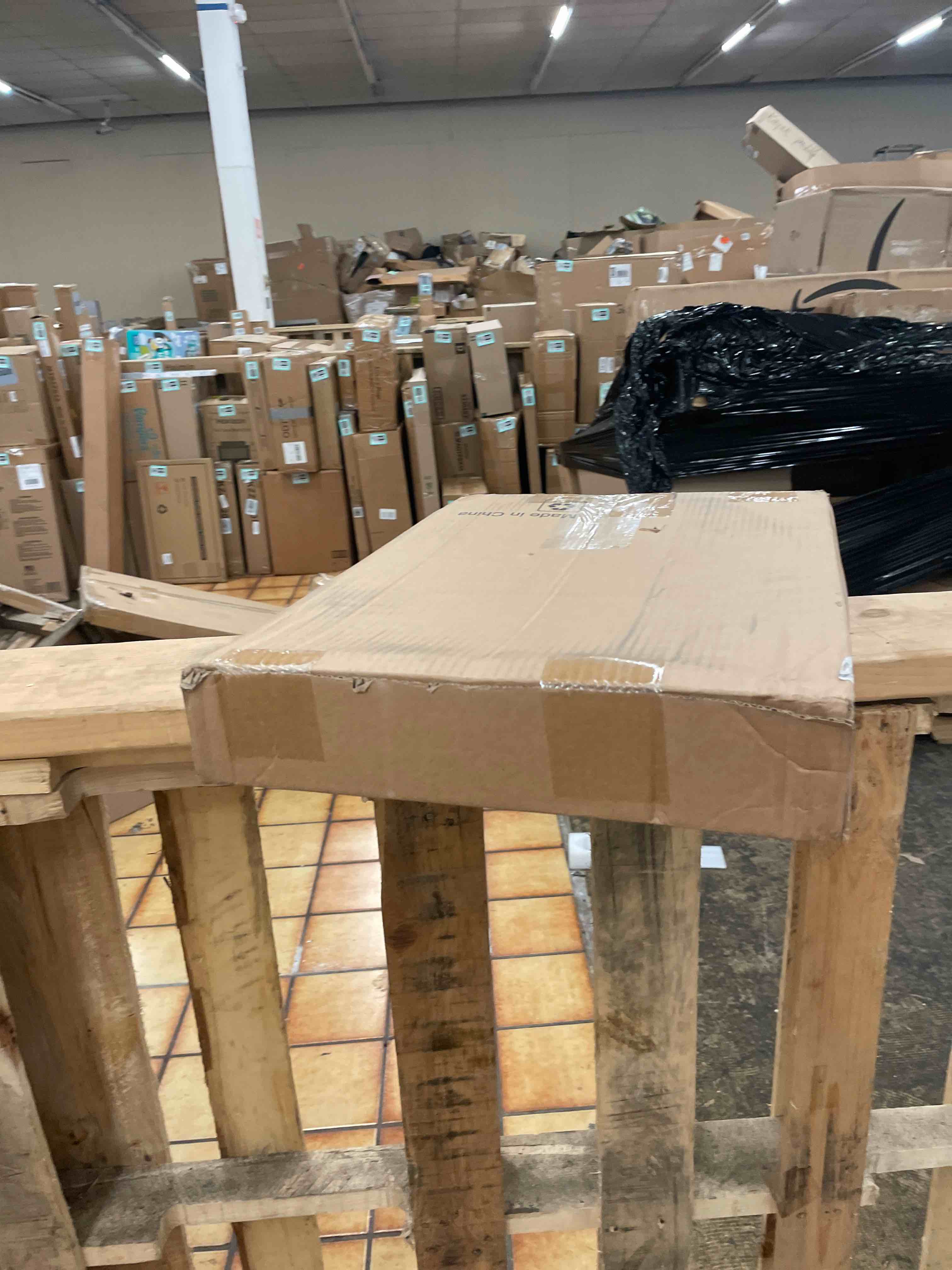 https://s3.amazonaws.com/lotting-images-prod/phillipi/TEA1807012_1758737208800.jpeg