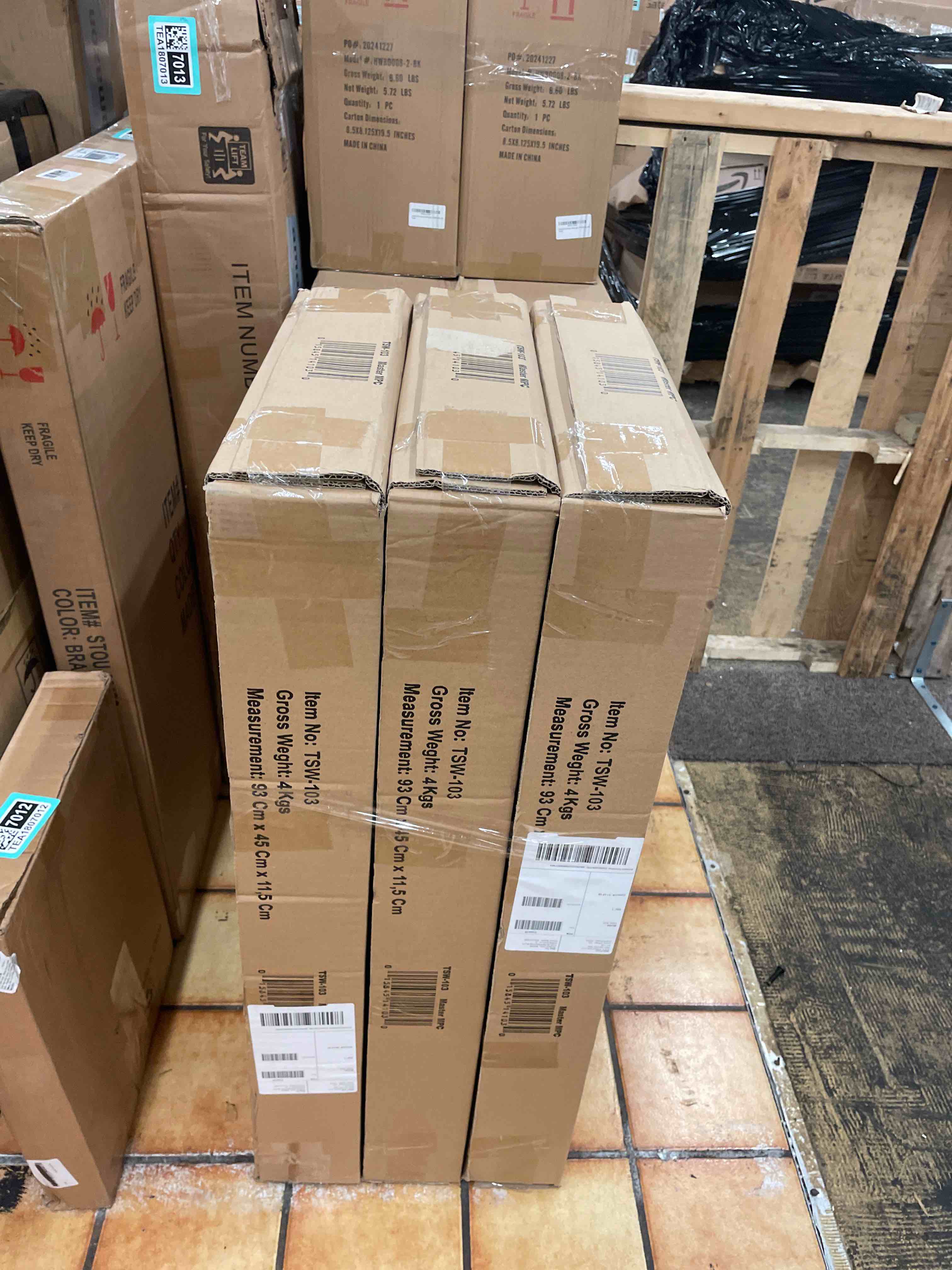 https://s3.amazonaws.com/lotting-images-prod/phillipi/TEA1807016_1758737768263.jpeg