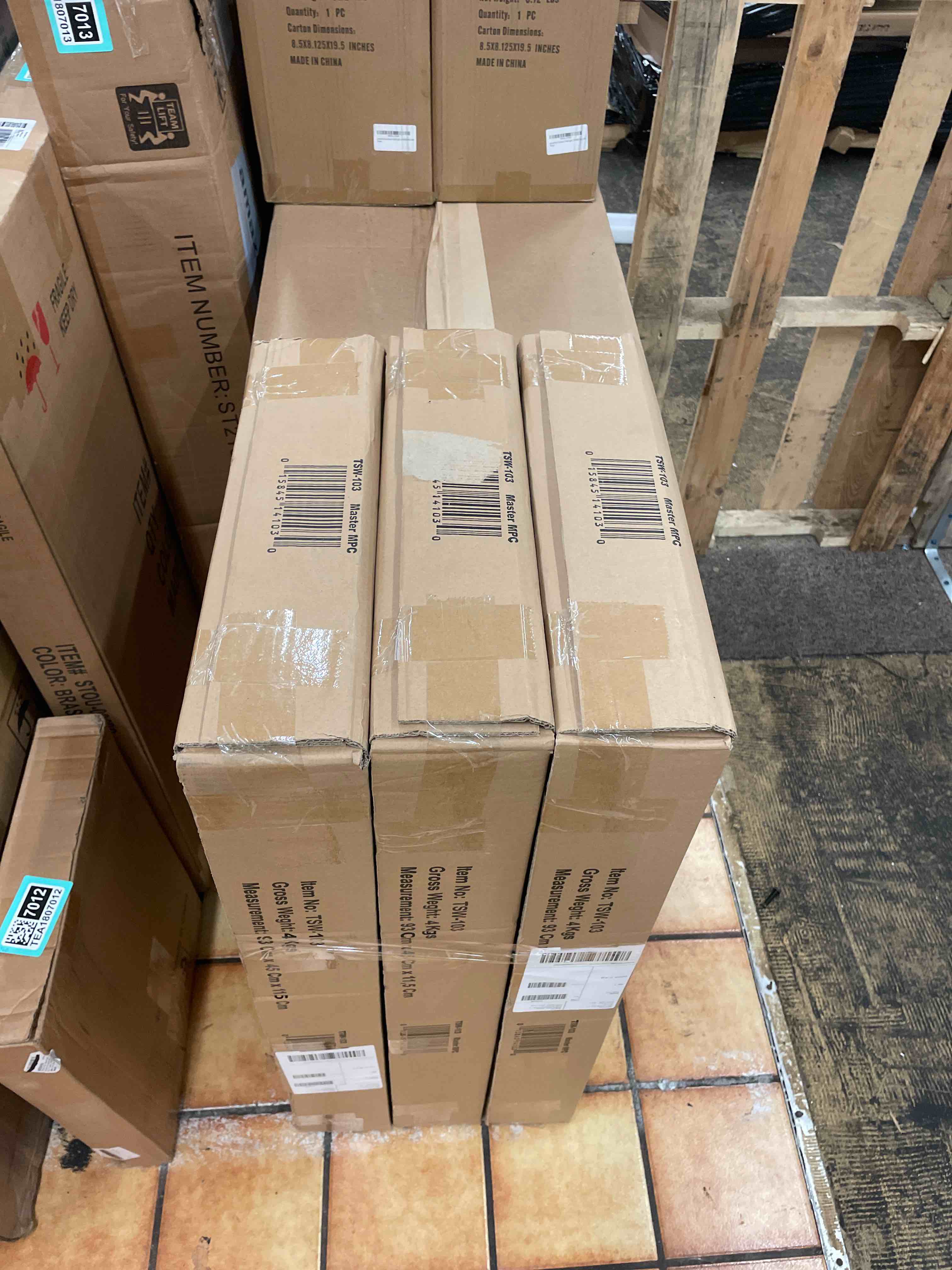 https://s3.amazonaws.com/lotting-images-prod/phillipi/TEA1807016_1758737769733.jpeg