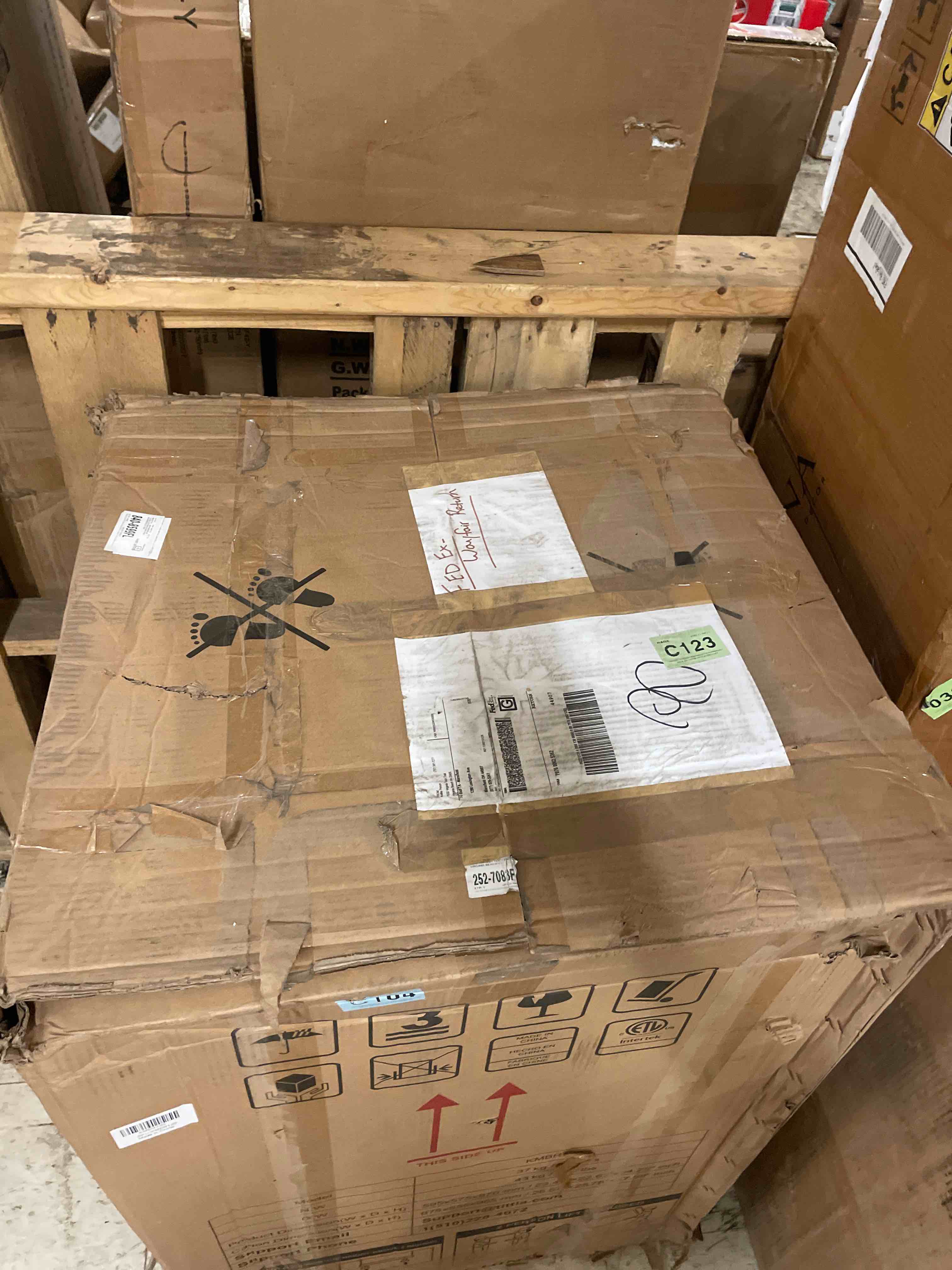 https://s3.amazonaws.com/lotting-images-prod/phillipi/TEA1807312_1759387737742.jpeg