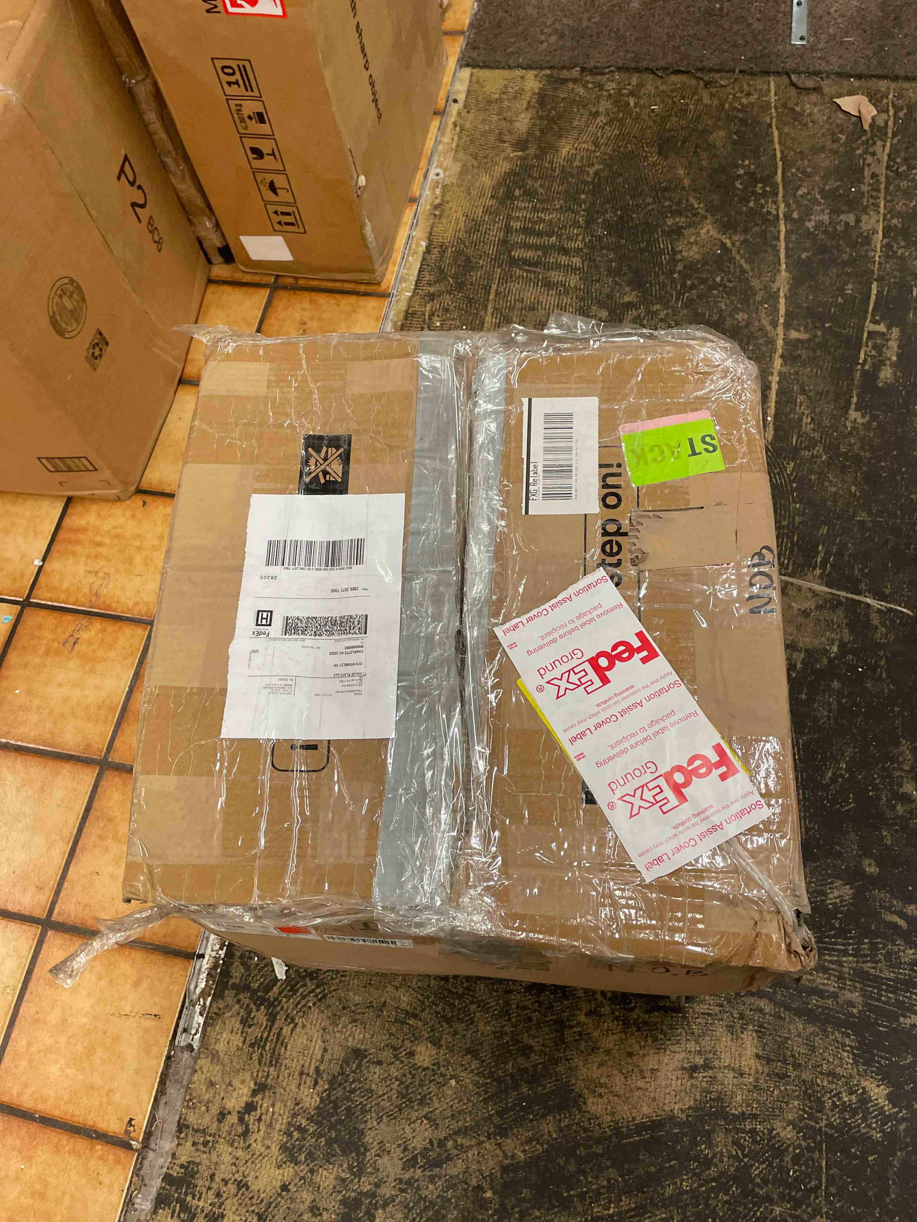 https://s3.amazonaws.com/lotting-images-prod/phillipi/TEA1807575_1759899961227.jpeg