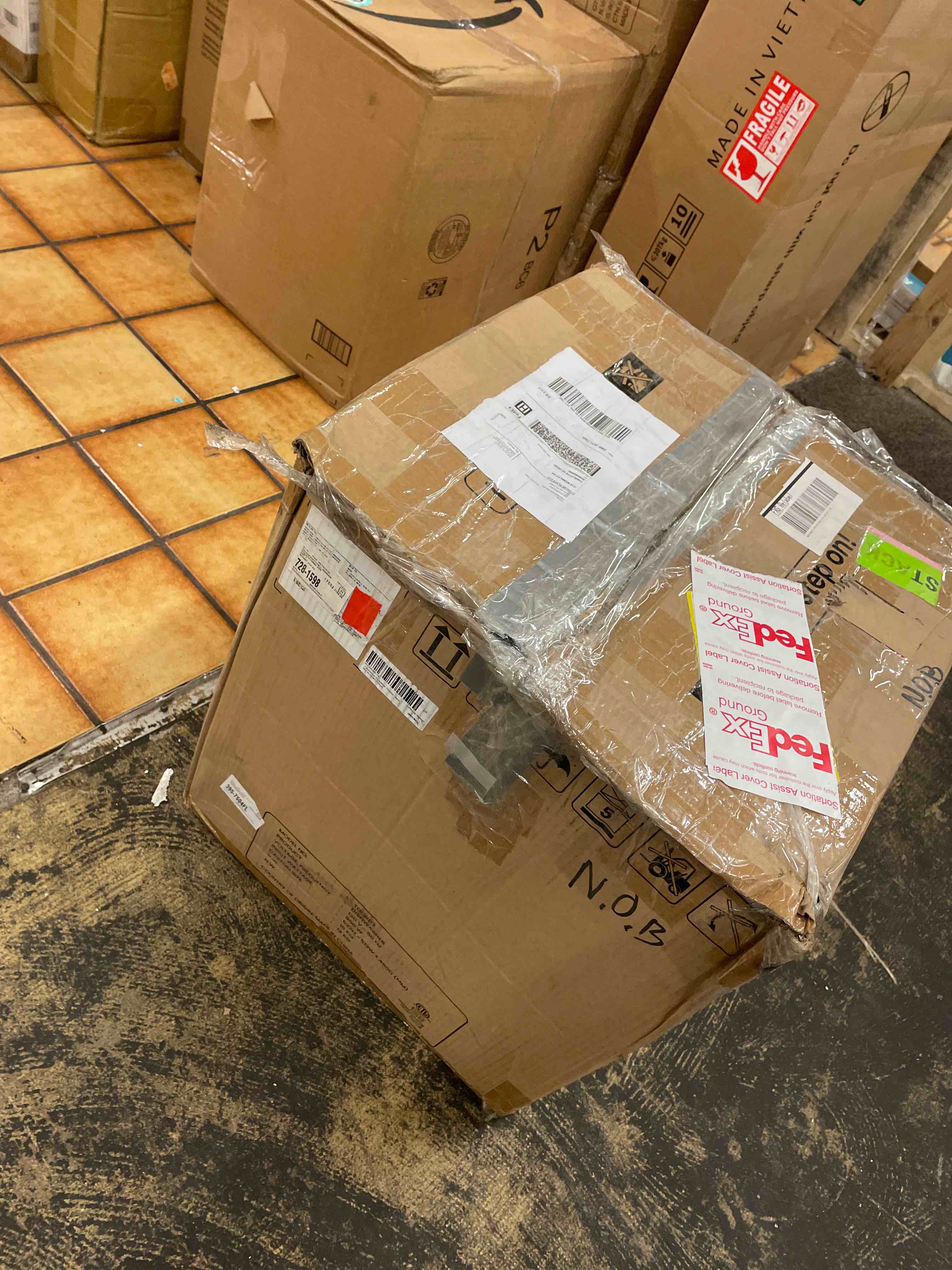 https://s3.amazonaws.com/lotting-images-prod/phillipi/TEA1807575_1759899962763.jpeg