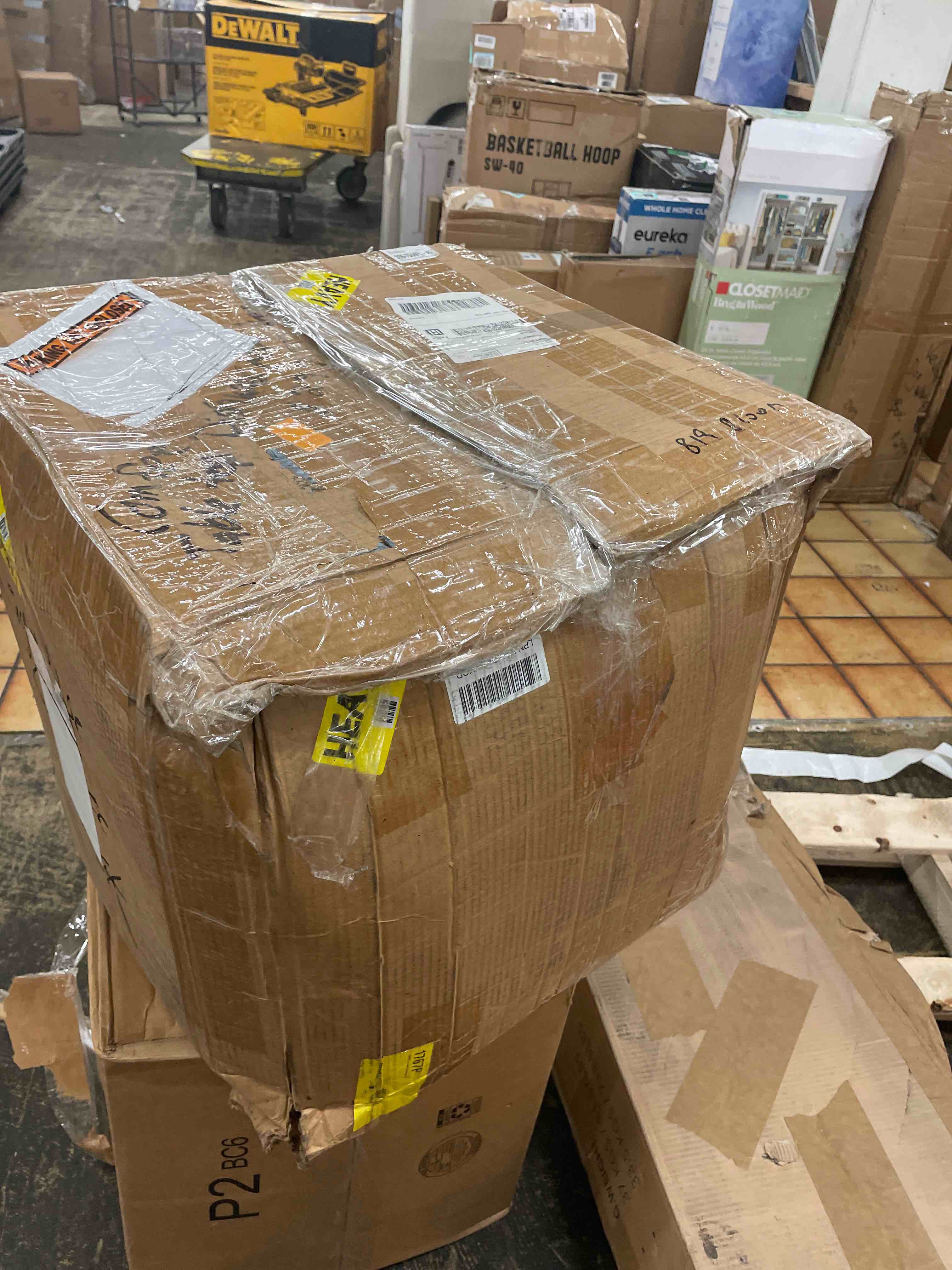 https://s3.amazonaws.com/lotting-images-prod/phillipi/TEA1807585_1759898552400.jpeg