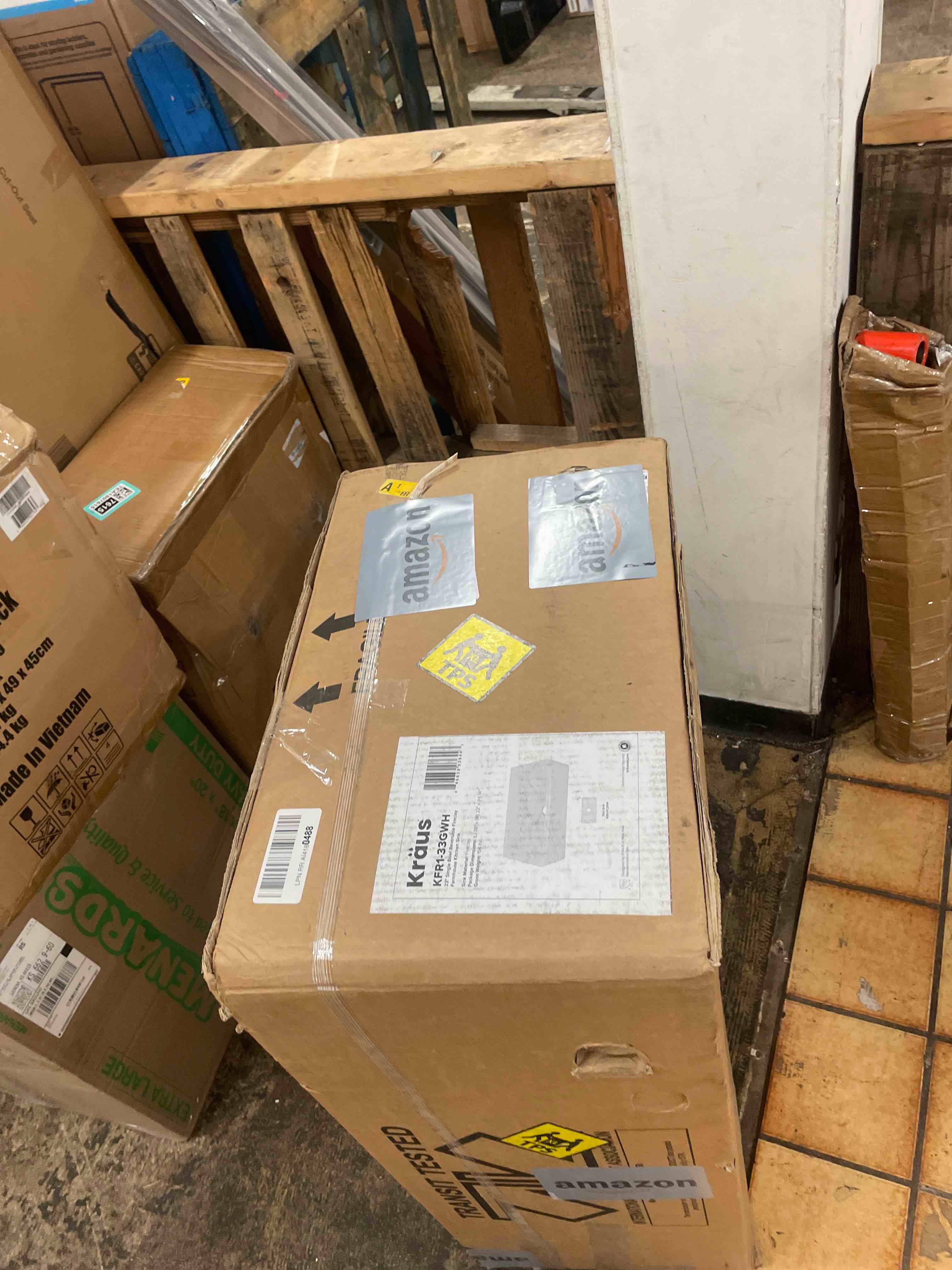 https://s3.amazonaws.com/lotting-images-prod/phillipi/TEA1807607_1759895929254.jpeg