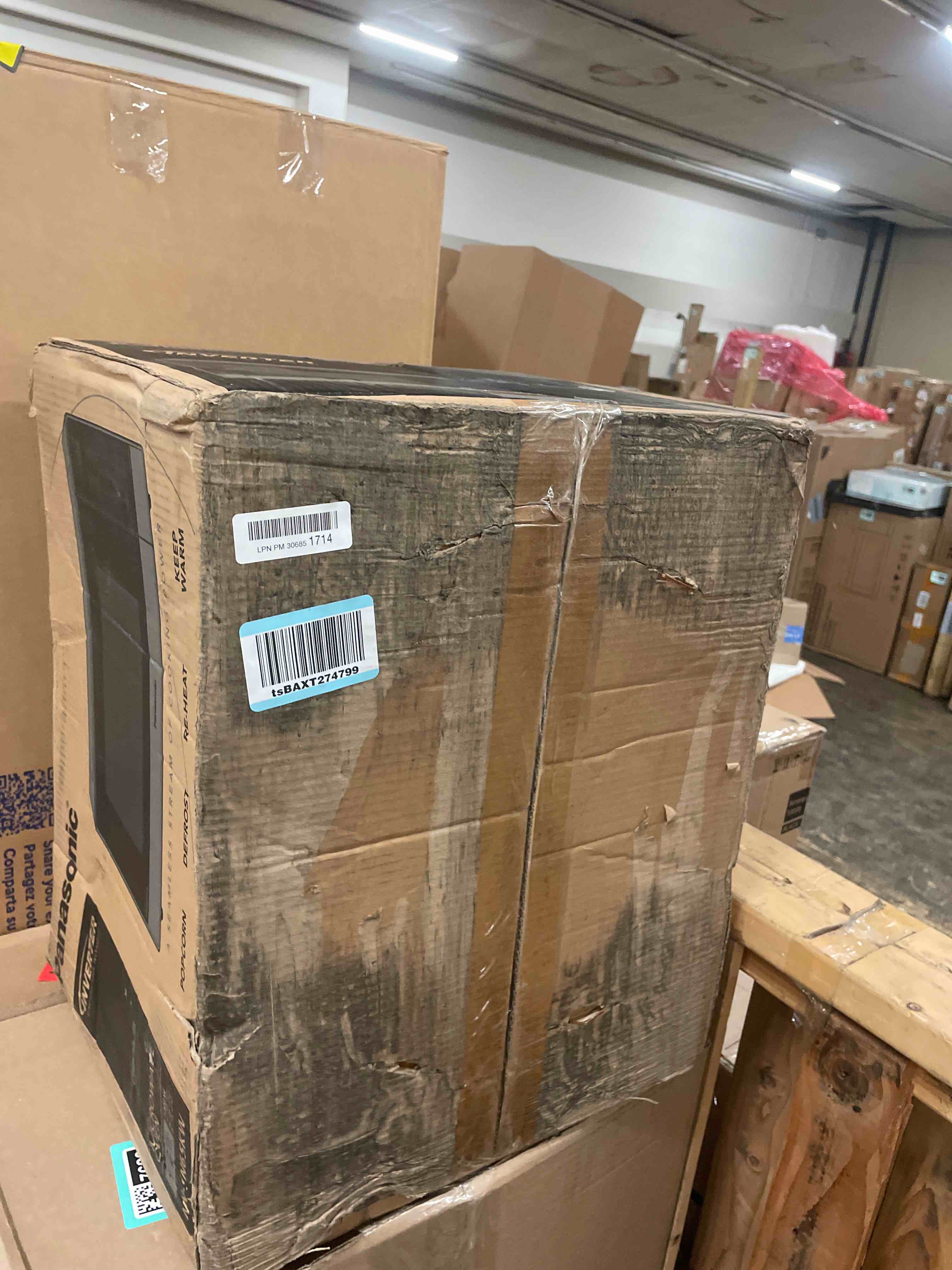 https://s3.amazonaws.com/lotting-images-prod/phillipi/TEA1807619_1759893434454.jpeg