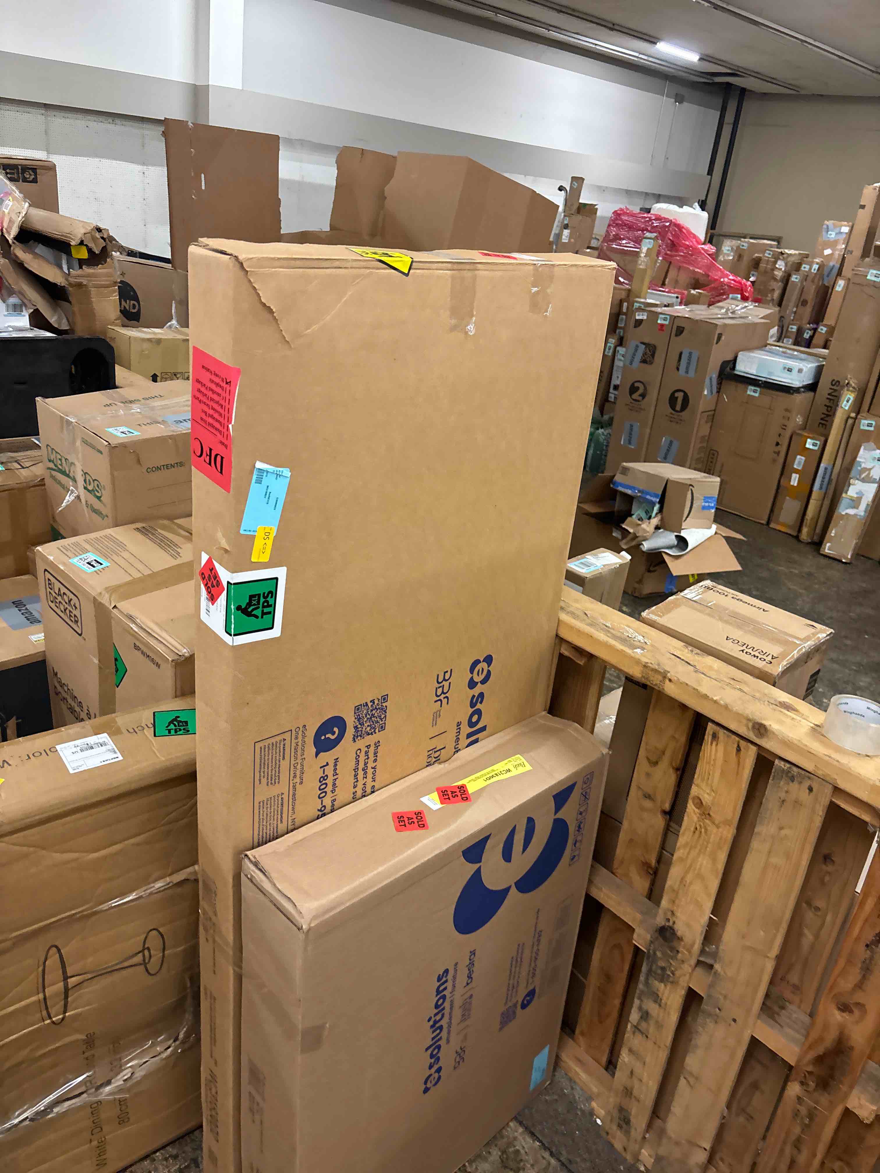 https://s3.amazonaws.com/lotting-images-prod/phillipi/TEA1807636_1759885749658.jpeg