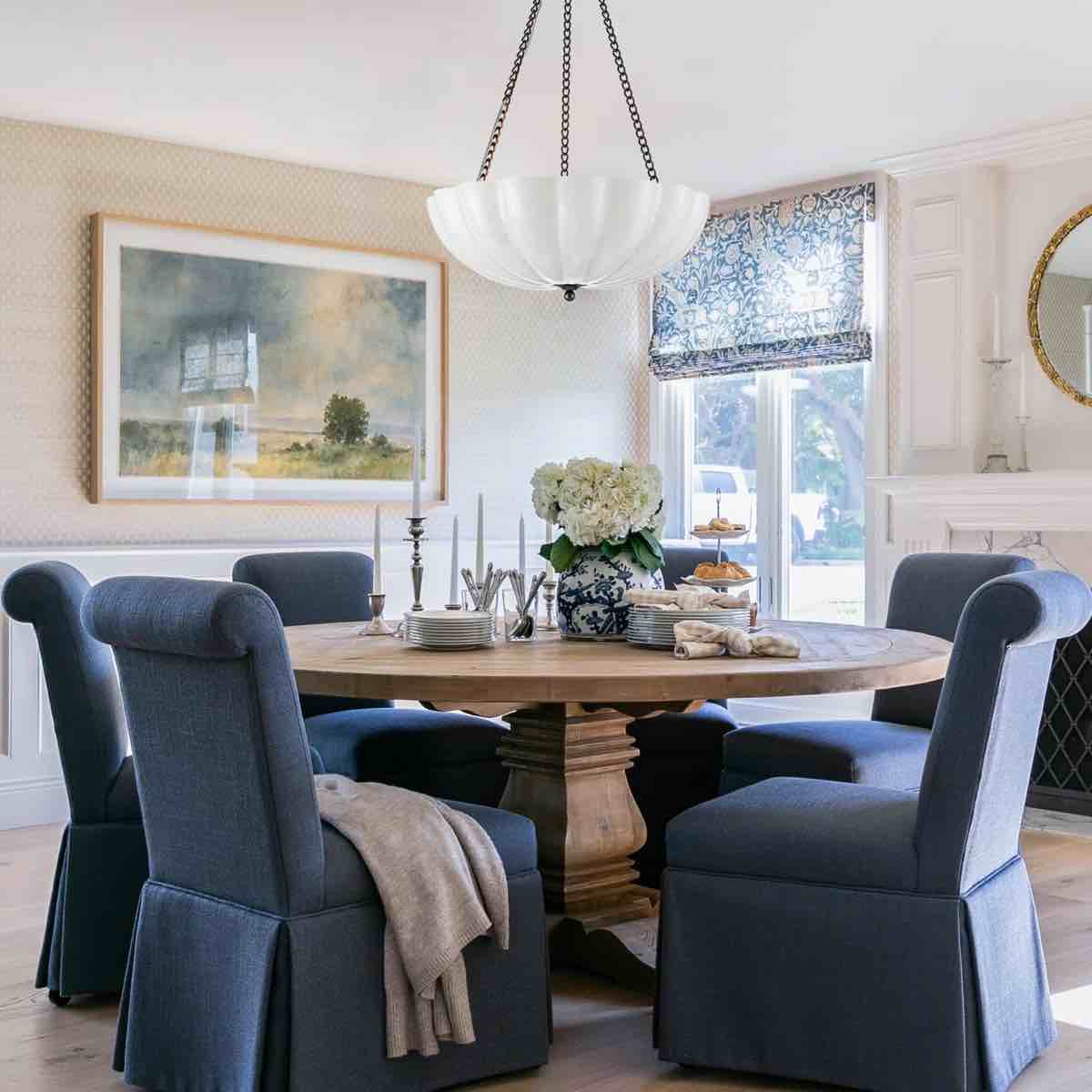 4-light Dimmable Empire Chandelier 