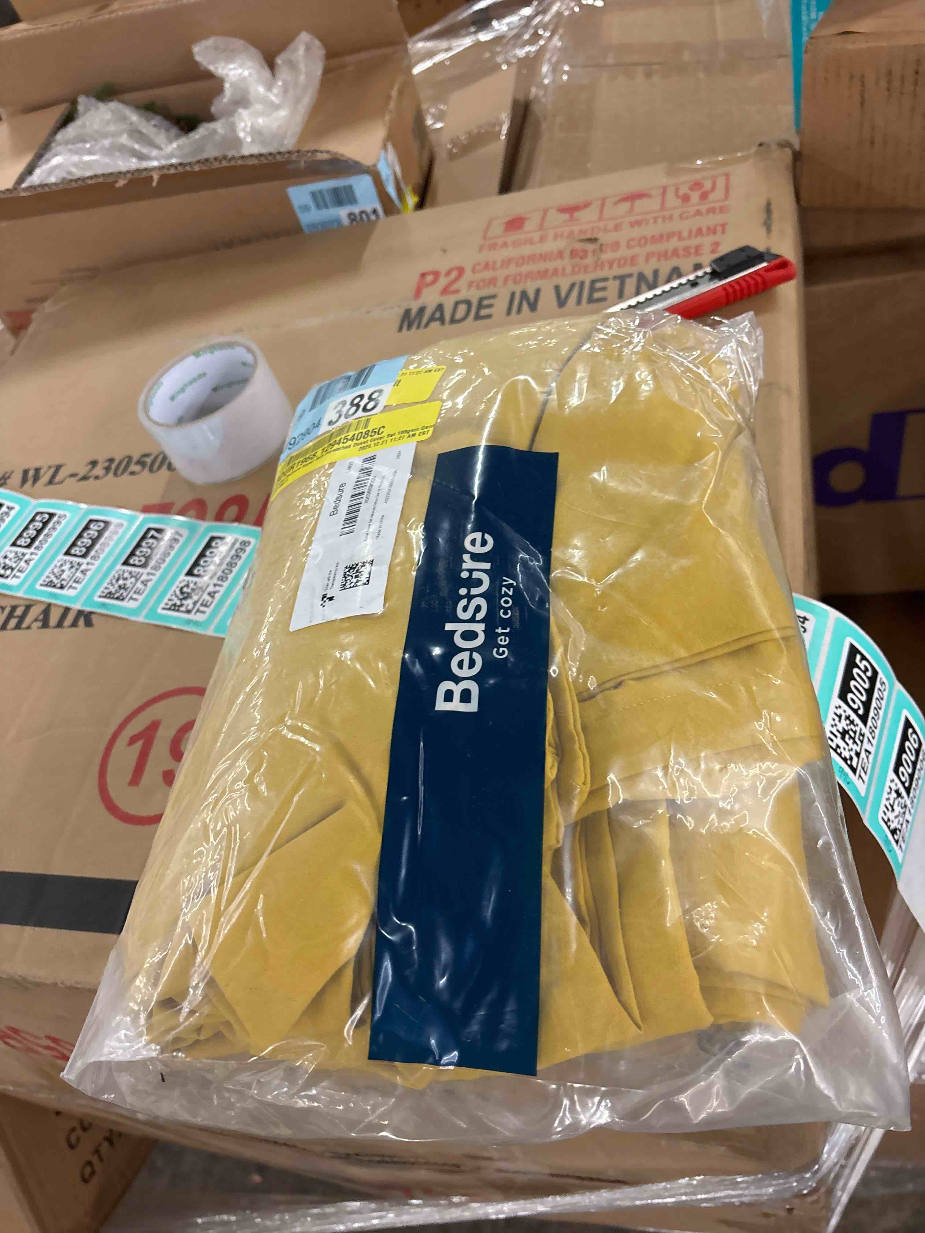 Condition photo showing New/Like New for Bedsure Mustard Yellow Duvet Cover King Size - 3 Pieces Prewashed Cotton-Like Extra Soft Bedding Set, Includes 1 Duvet Cover 104x90 Inches with Zipper Closure & 2 Pillow Shams, Comforter Not Included 08 - Mustard Yellow (No Comforter) King (104" x 90")