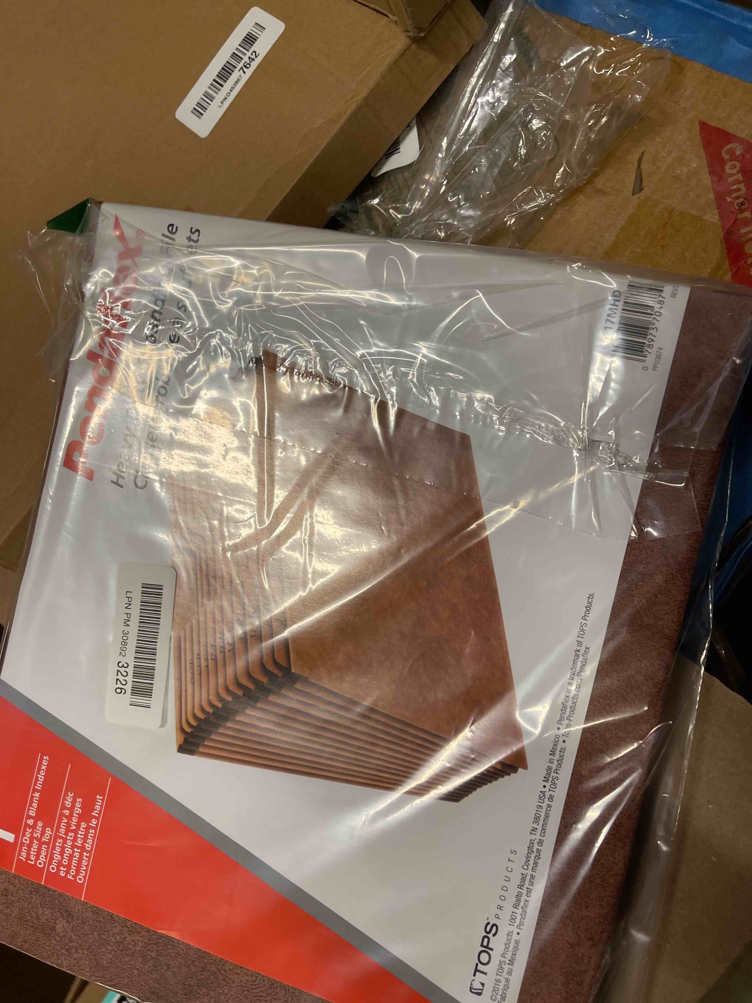 Condition photo showing New/Like New for Globe-Weis PFXR217MHD /Pendaflex Heavy-Duty Expanding File, Open Top, 12 Pockets, Monthly Index, Letter Size, Brown (R217MHD)