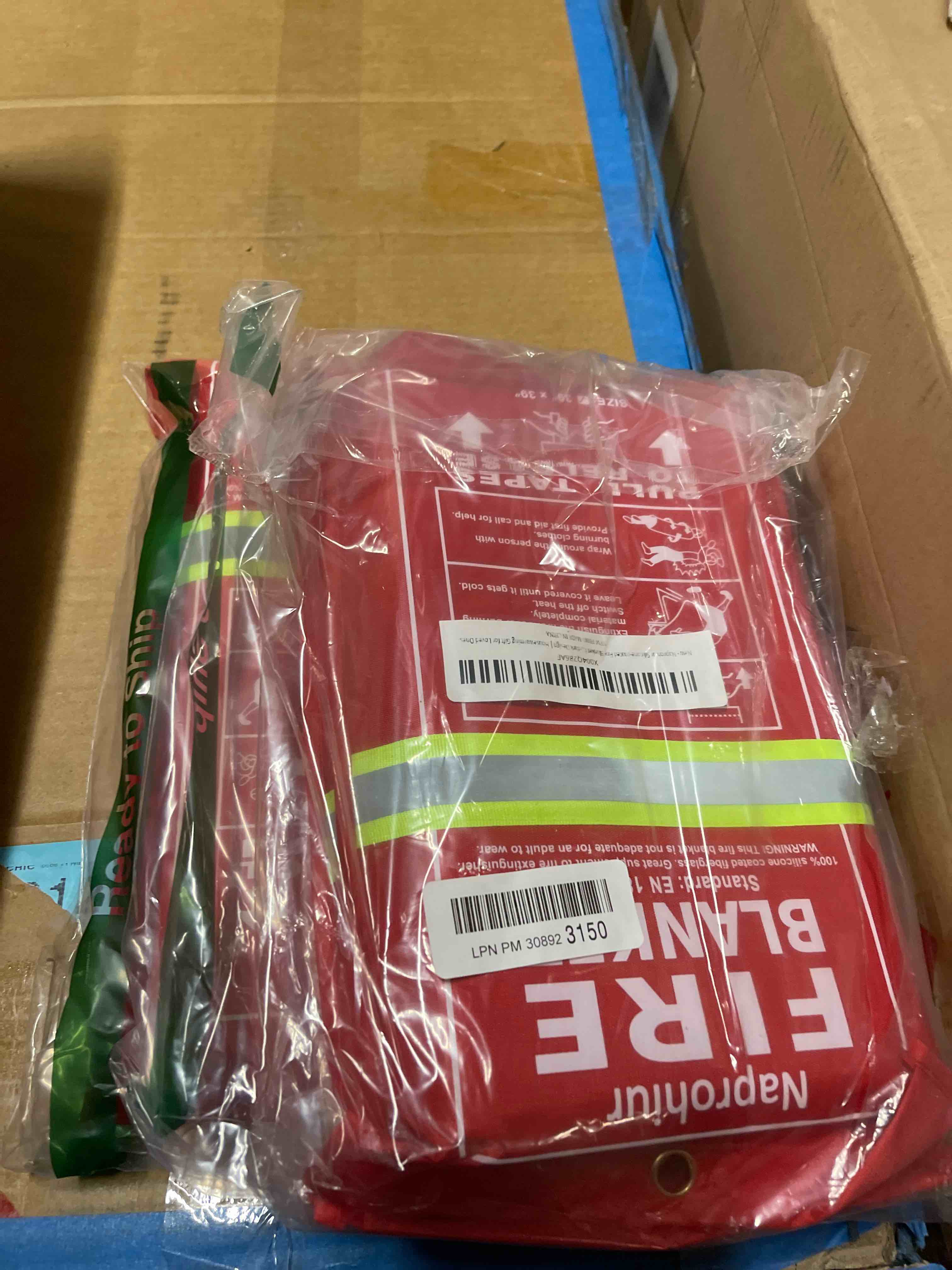 Condition photo showing New/Like New for Emergerncy Silicone Fire Blanket for Home and Kitchen, 2 Pack 40"x40" Skin-friendly Fireproof Blanket, Glow-in-the-dark, Fire Retardant Suppression Compatible with Extinguisher