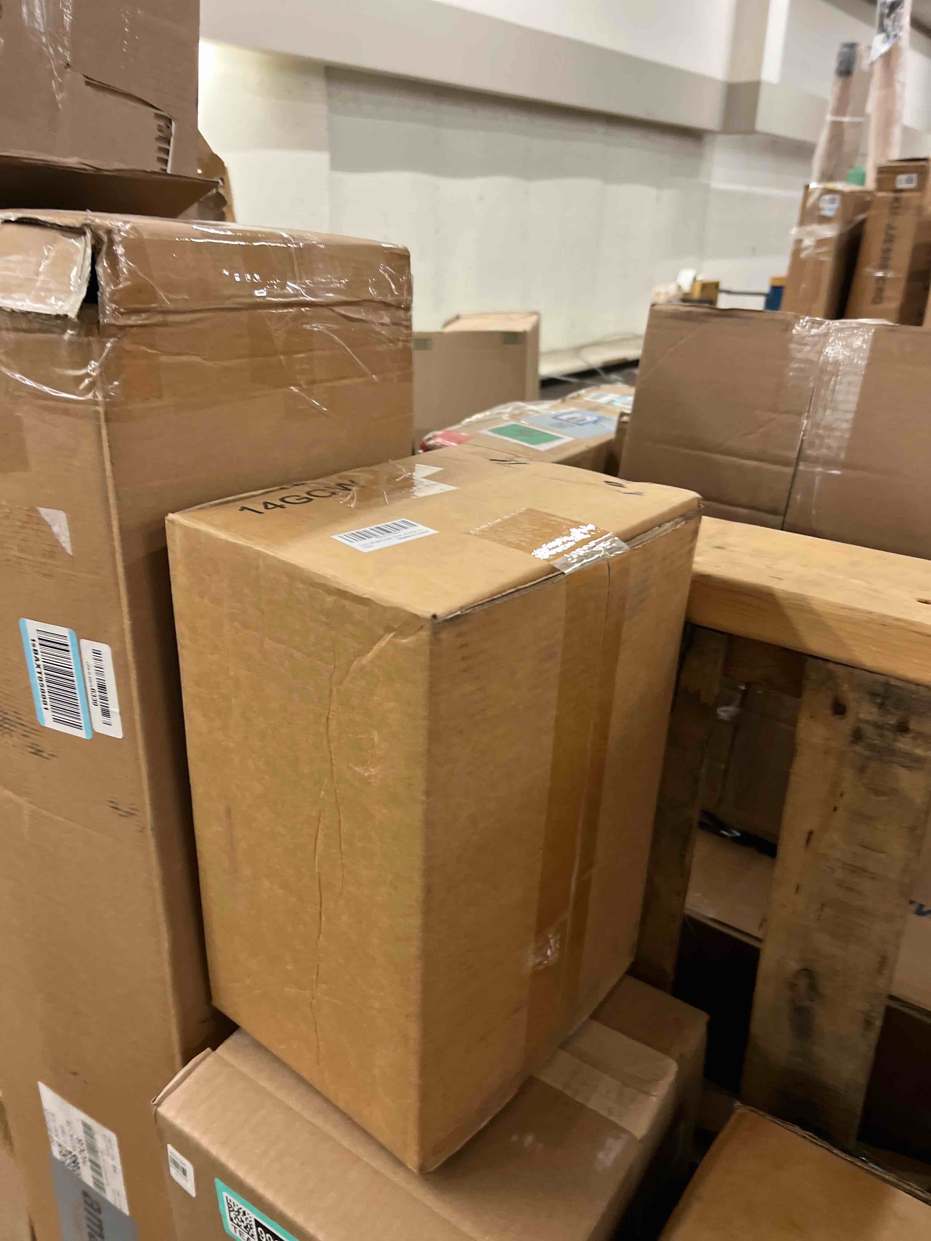 Condition photo showing New/Like New for Boine Tail Light Compatible With 2014-2021 Jeep Grand Cherokee Laredo/Limited/Overland/Summit Turn Signal Back Up Rear Light - Bulb Included (Outer Left Driver Side)