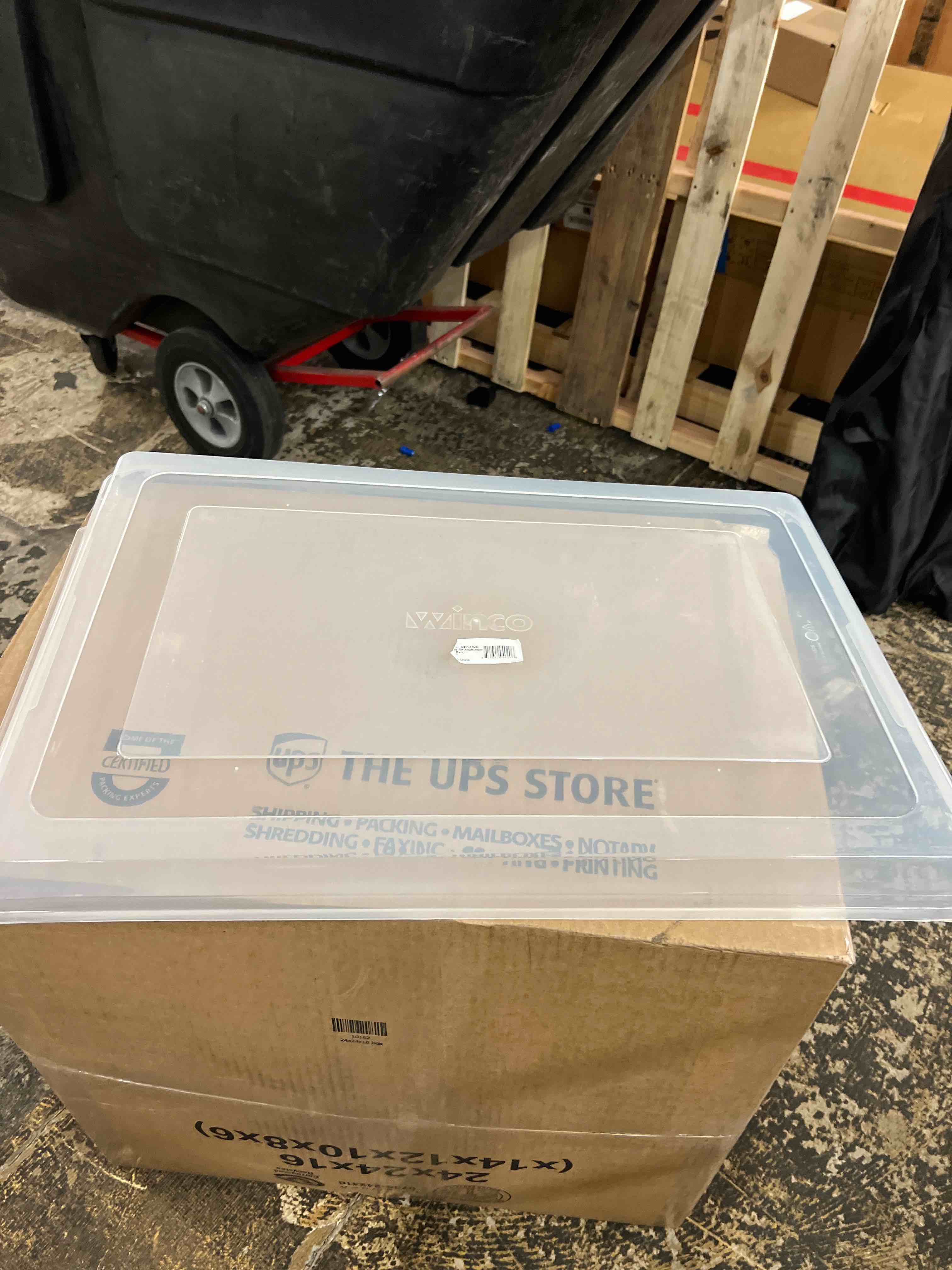 Condition photo showing New/Like New for Winco Covers for Aluminum Sheet Pan, 18 by 26-Inch , Clear