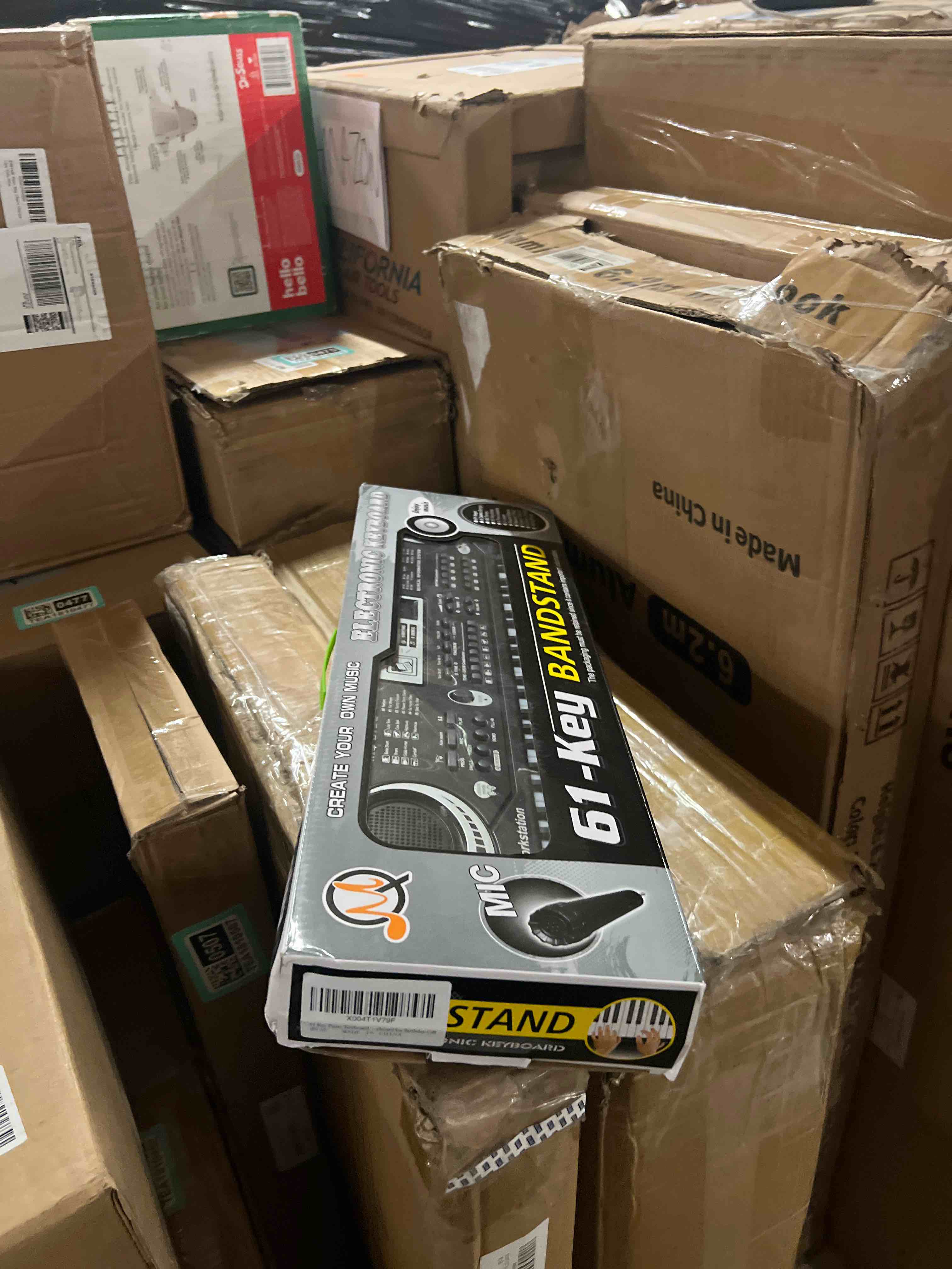 Condition photo showing New/Like New for 61 Key Piano Keyboard, Beginner Electronic Keyboard for Kids with Teaching Mode, 6 Demo Songs, 16 Tones, Microphone and Power Supply, Kids Piano Keyboard for Birthday Gift/Christmas Gift Black