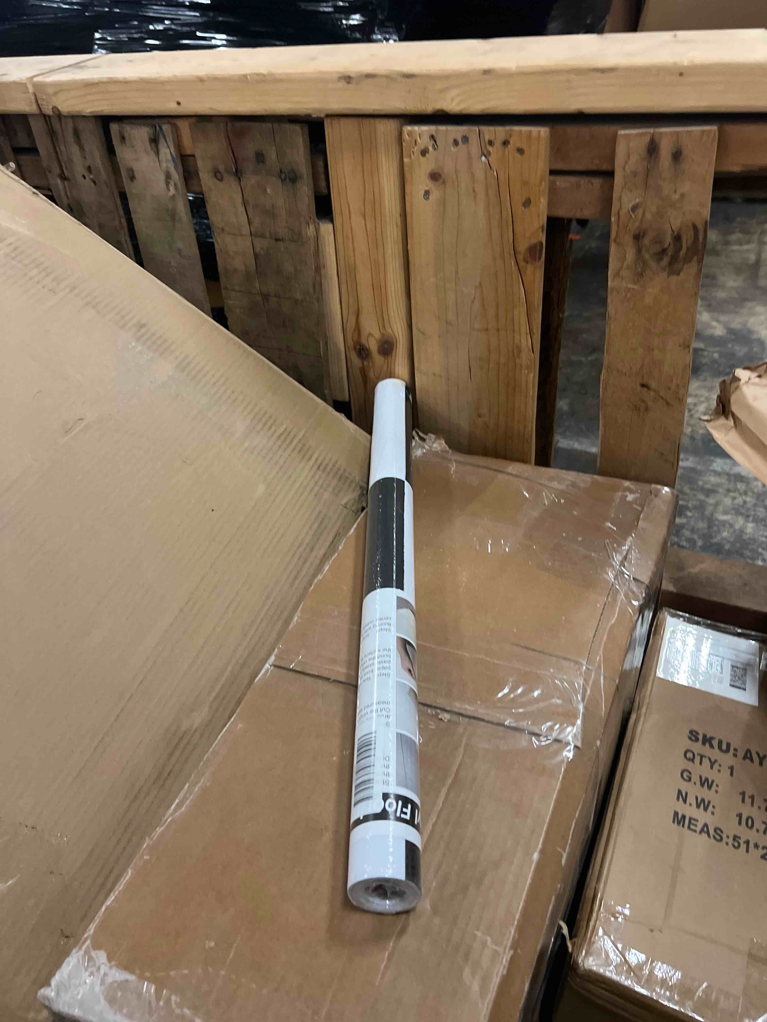 Condition photo showing New/Like New for WIFEA Self Adhesive Vinyl Flooring Roll 23.6"x 118"/19 Sq.Ft Peel Stick Floor Tiles, Wear-Resistant and Waterproof Vinyl Plank Flooring for Bedroom Living Room Office Balcony Black White Patchwork