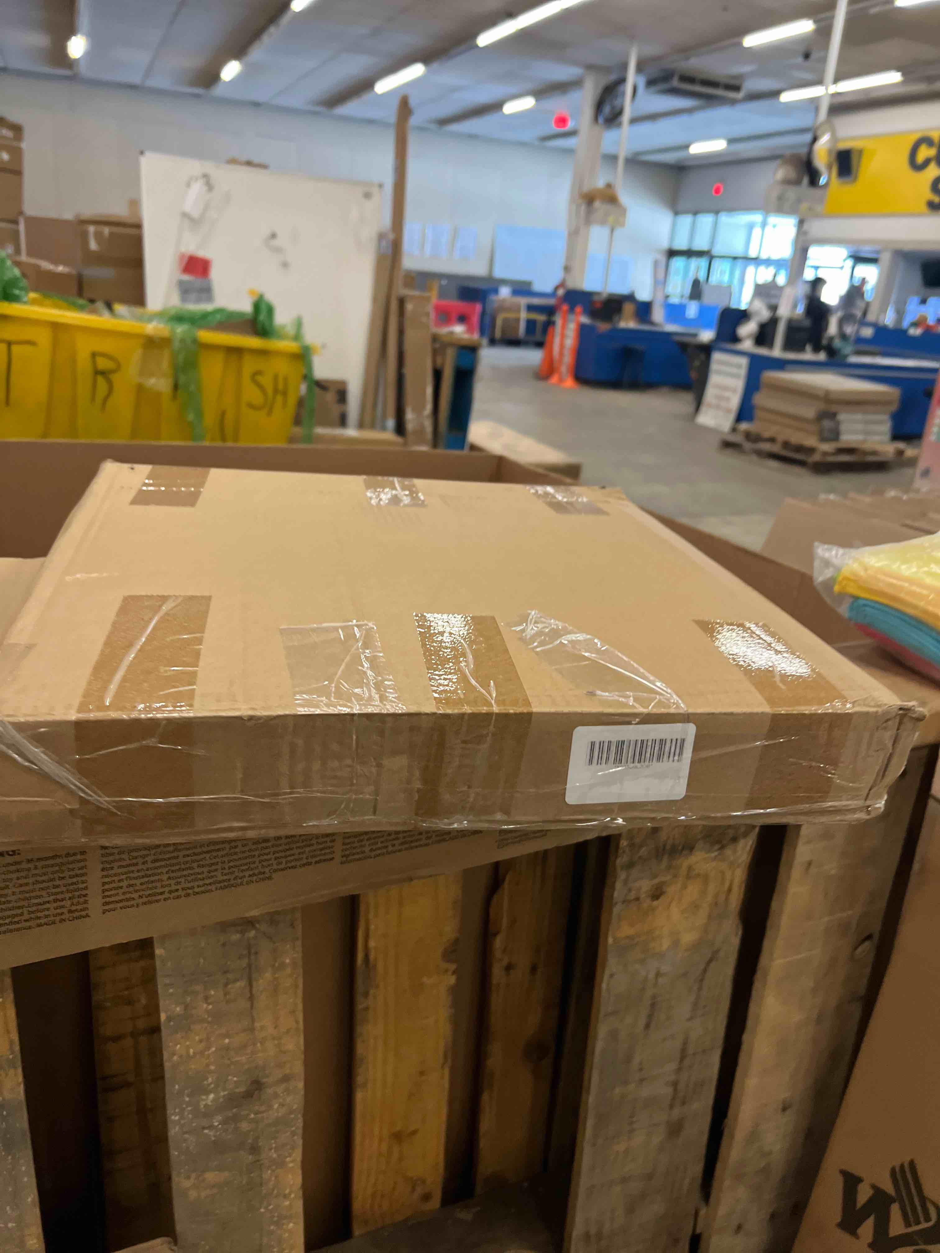 Condition photo showing New/Like New for 5PCS Double Sided 10 Patterns Photography Backdrop Boards, 16x16 Inch Waterproof Background Surface with 4 Brackets, Cement Marble Wood Brick Texture Backdrop for Food Jewelry Shooting Marble/Wooden/Brick/Cement/Blue