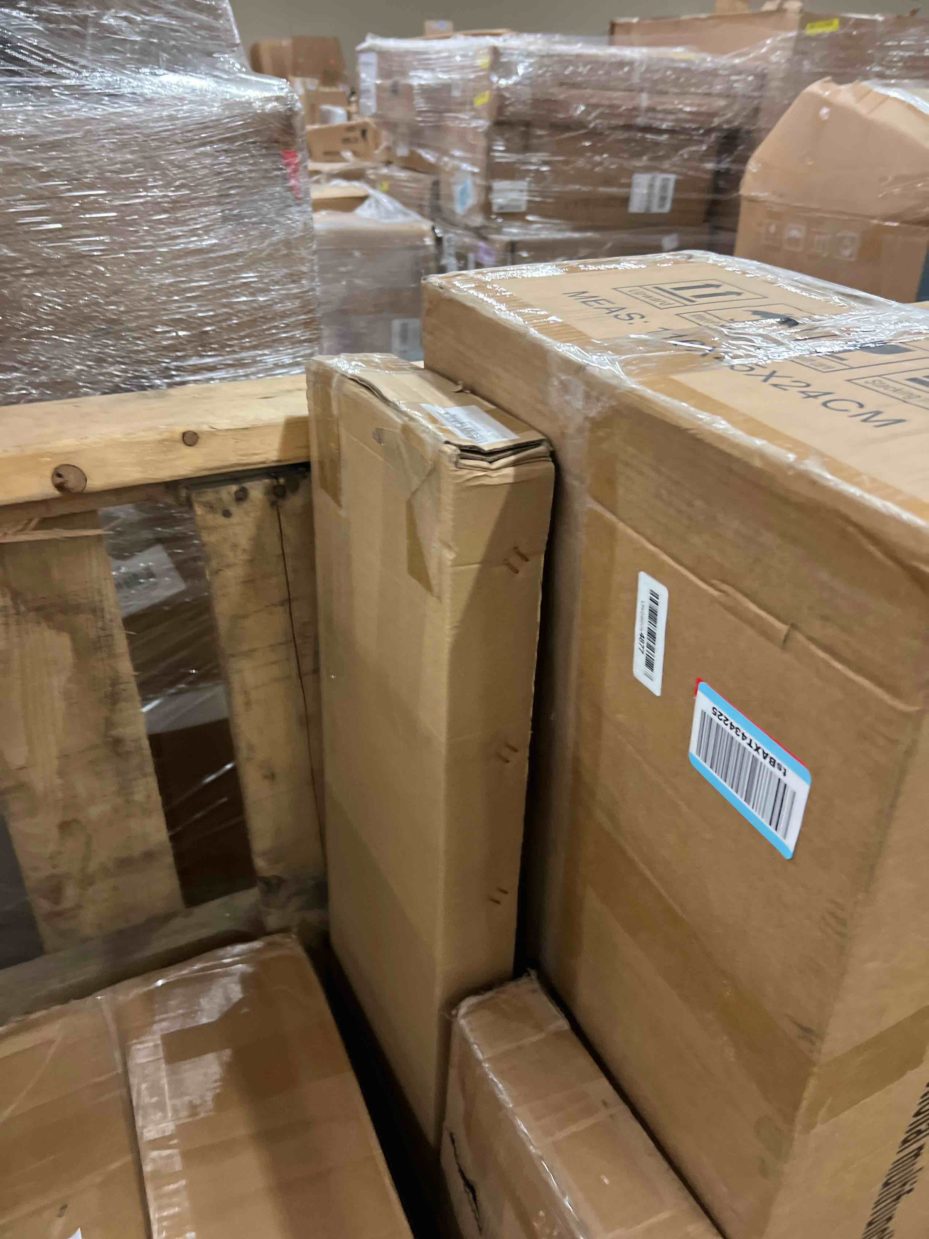 Condition photo showing New/Like New for Cargo Cover Compatible with Buick Envision 2021-2023 Retractable Rear Trunk Cover Trunk Security Cover Shielding Shade Accessories for Buick Envision Cargo Cover 2021 2022 2023