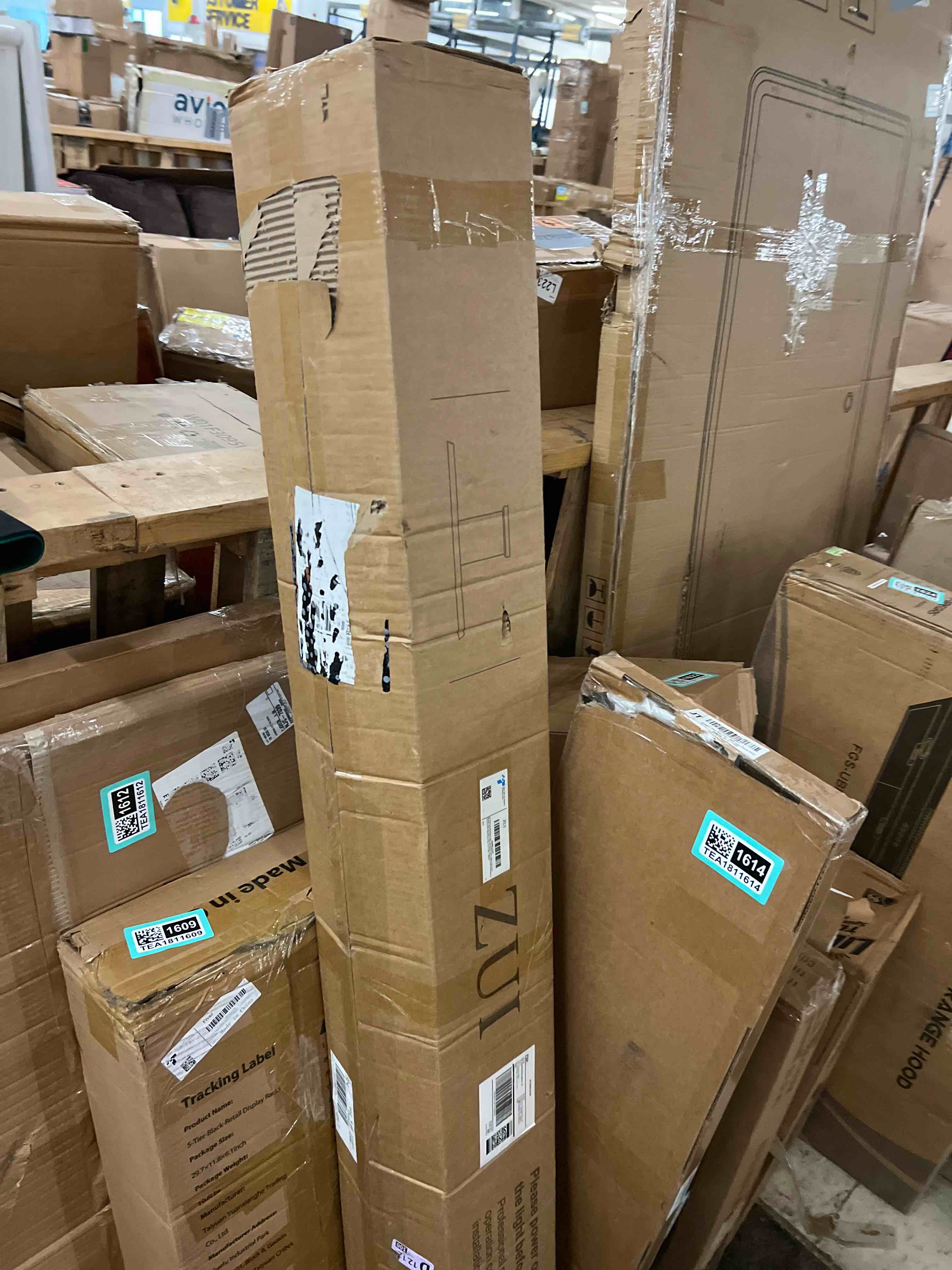 Condition photo showing New/Like New for 57" Wood Linear Pendant Light, Dimmable Kitchen Island Lighting with Remote, 30W LED Island Lights for Kitchen, Adjustable Linear Chandelier for Dinning Room Light Fixture, Bar, Pool Table Light