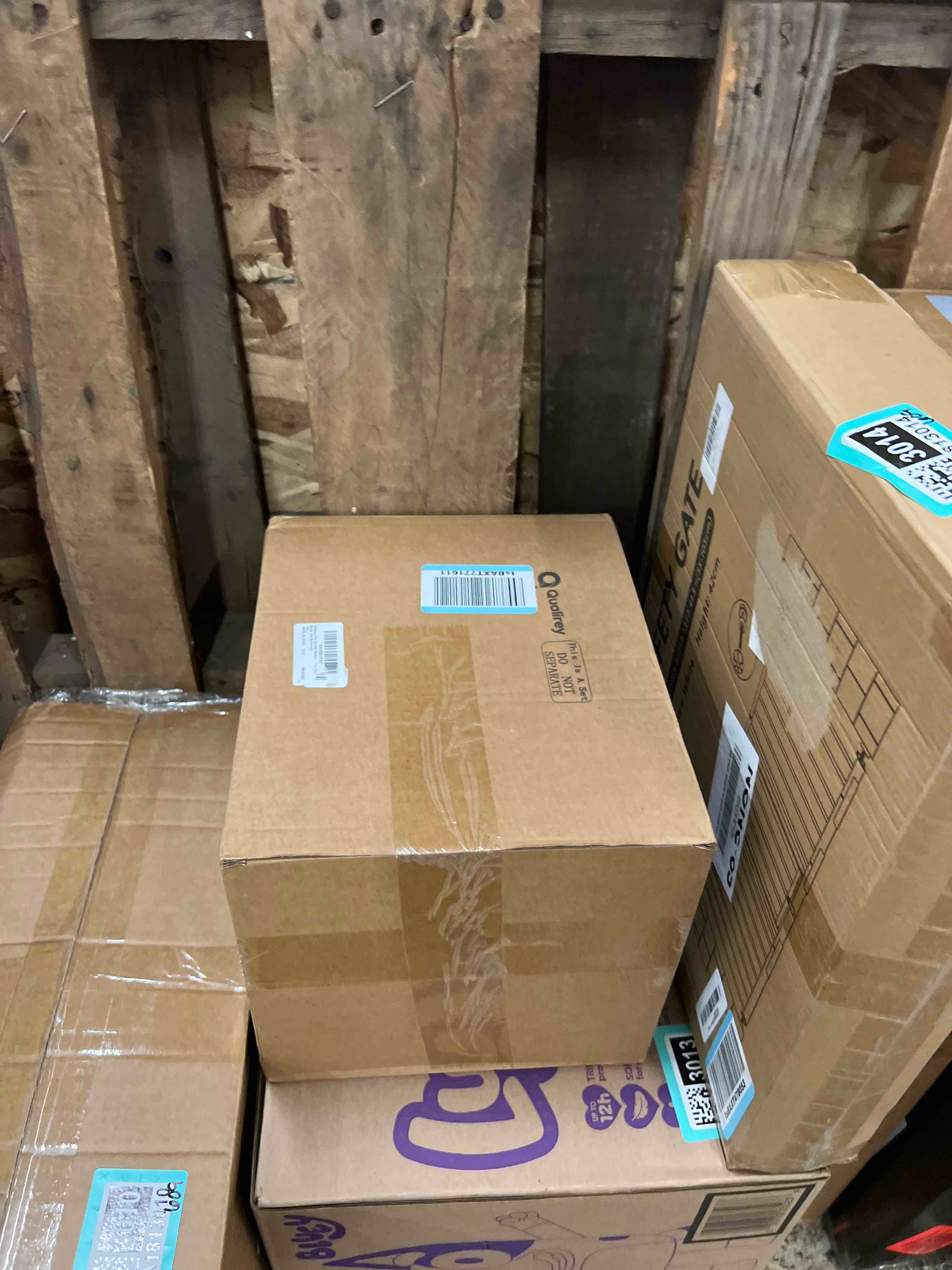 Condition photo showing New/Like New for qualirey 2 pcs rat bait stations with keys 11.22 x 9.25 x 5.12 inches rodent station with clear lid indoor outdoor mouse trap keep pet and children safe bait boxes, bait not include