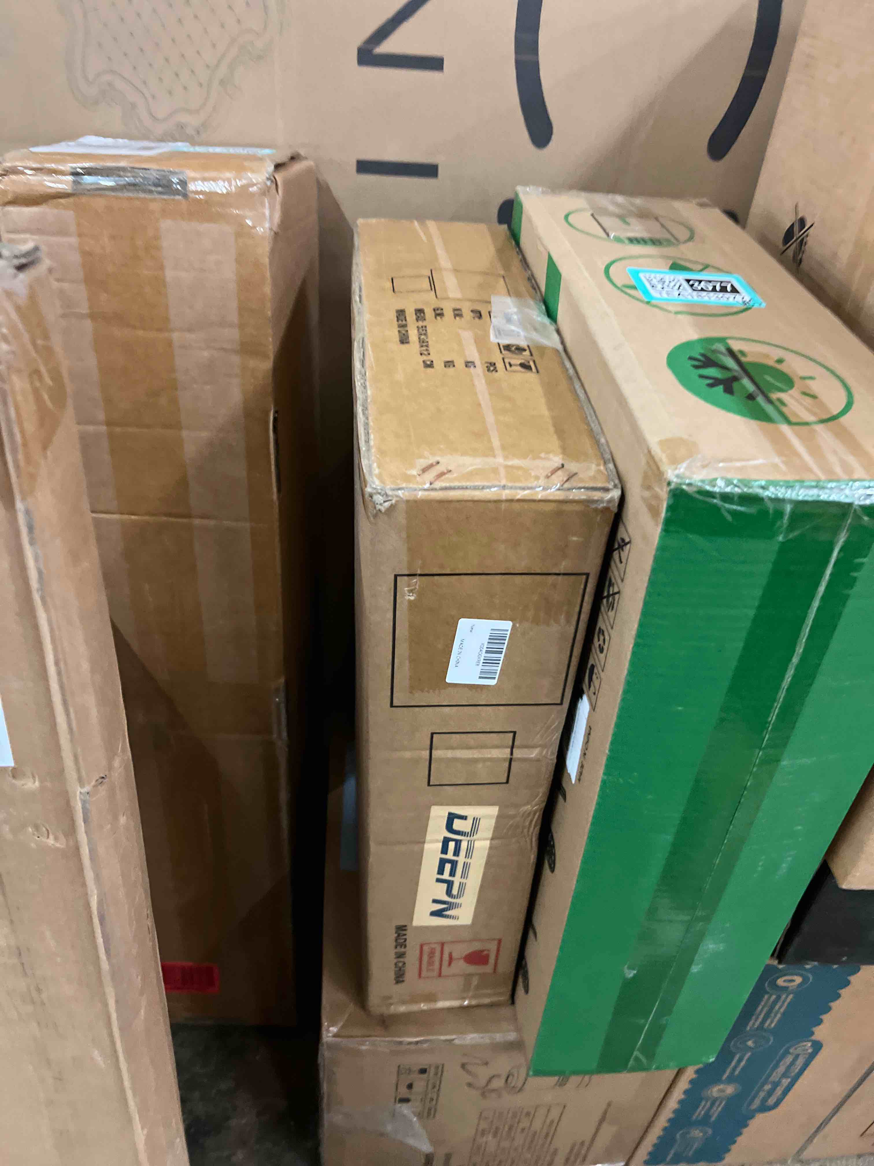 Condition photo showing New/Like New for deepn 2025 new solar lights outdoor 8000w, solar street lights outdoor ip67 waterproof dusk to dawn 7000k led security flood light with motion sensor and remote control for pathway, entryway & yard 8000w*1pack