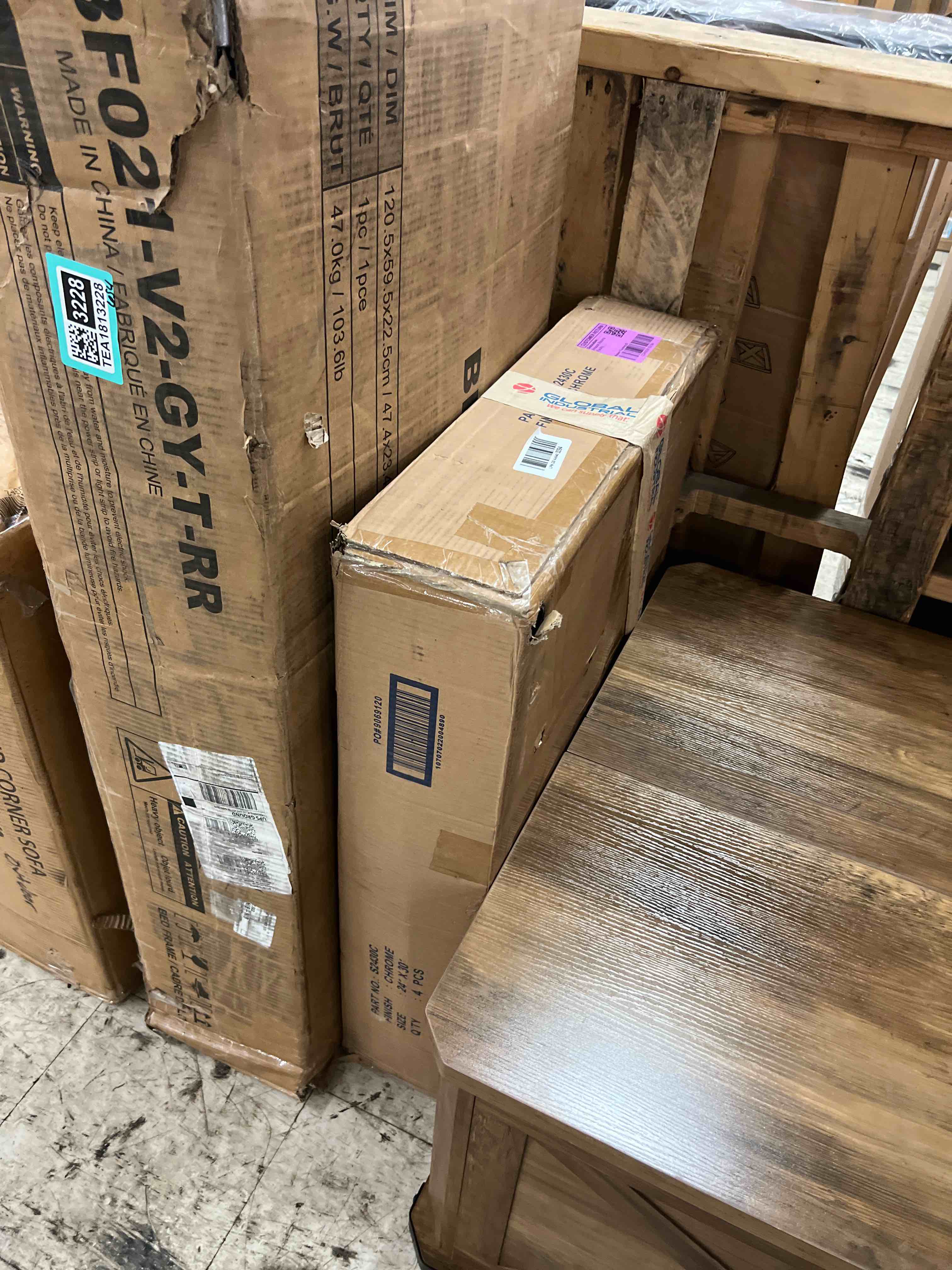 Condition photo showing New/Like New for nexel s243c wire shelf