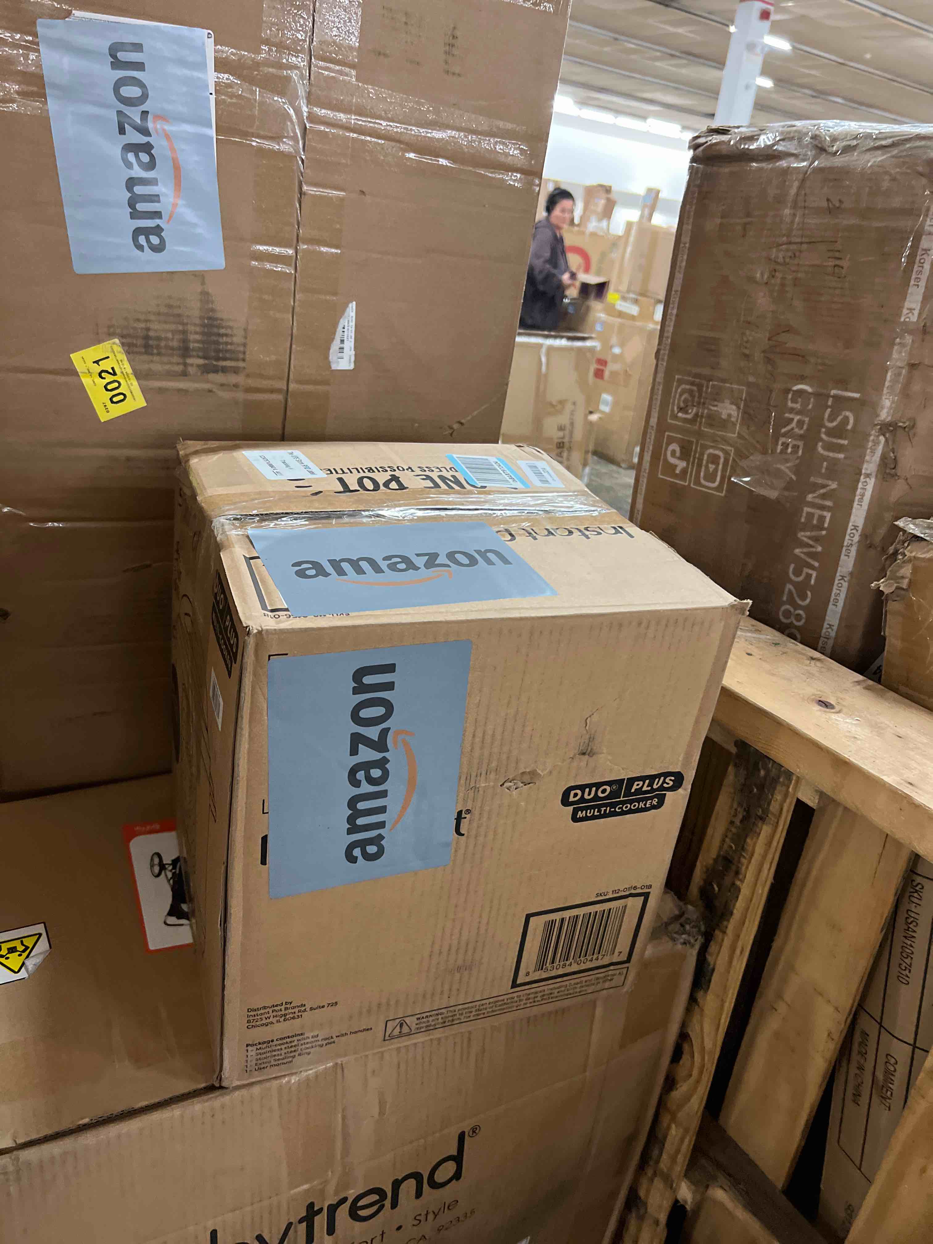 Condition photo showing New/Like New for instant pot duo plus 9-in-1 multicooker, pressure cooker, slow cook, rice maker, steamer, sauté, yogurt, warmer & sterilizer, includes app with over 800 recipes, stainless steel, 6 quarts