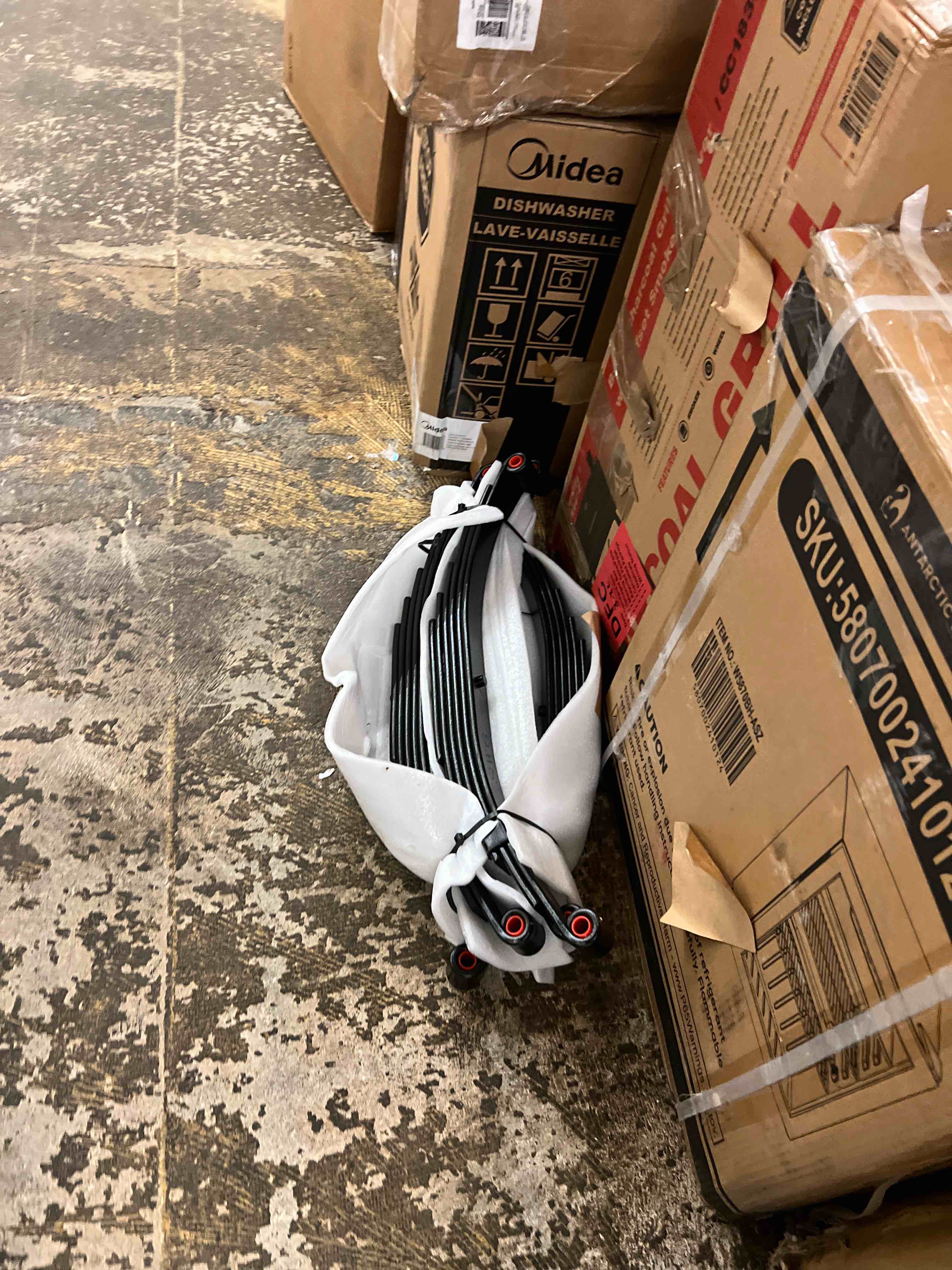 Condition photo showing Good Condition for youxmoto 4pcs 5 leaf springs 3000lb, for 5200lb-6000lb tandem trailer axle suspension kit & u-bolt & hanger kit; 25-1/4" l, 1-3/4" width, 9/16" bushing dia, fits for sw5