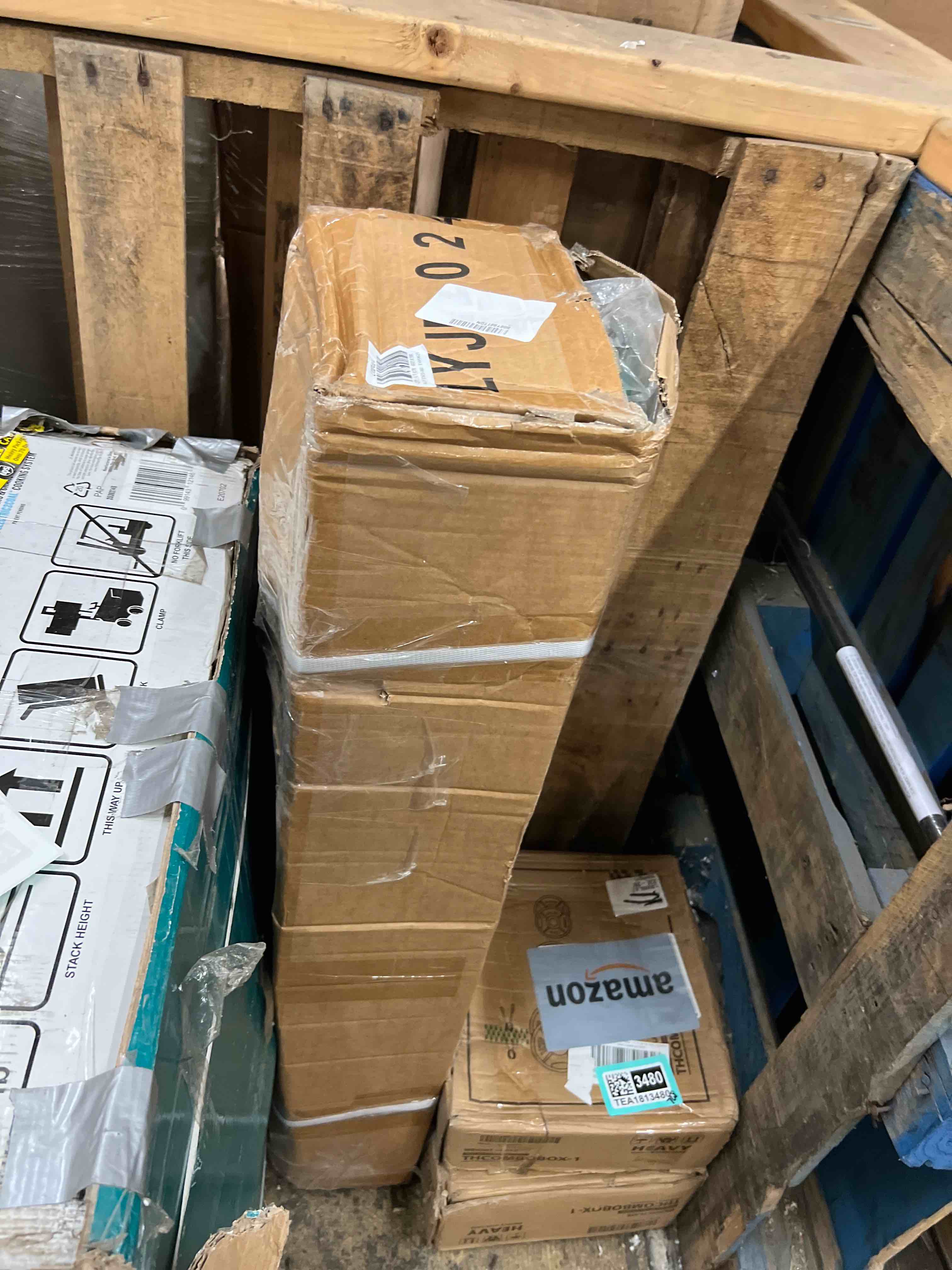 Condition photo showing New/Like New for hecasa left hand stair step kit compatible with john deere 4050 4240 4430 4630 4440 4230 4555 4650 4850 4955 lh handrail powder coated durable steel tractor step