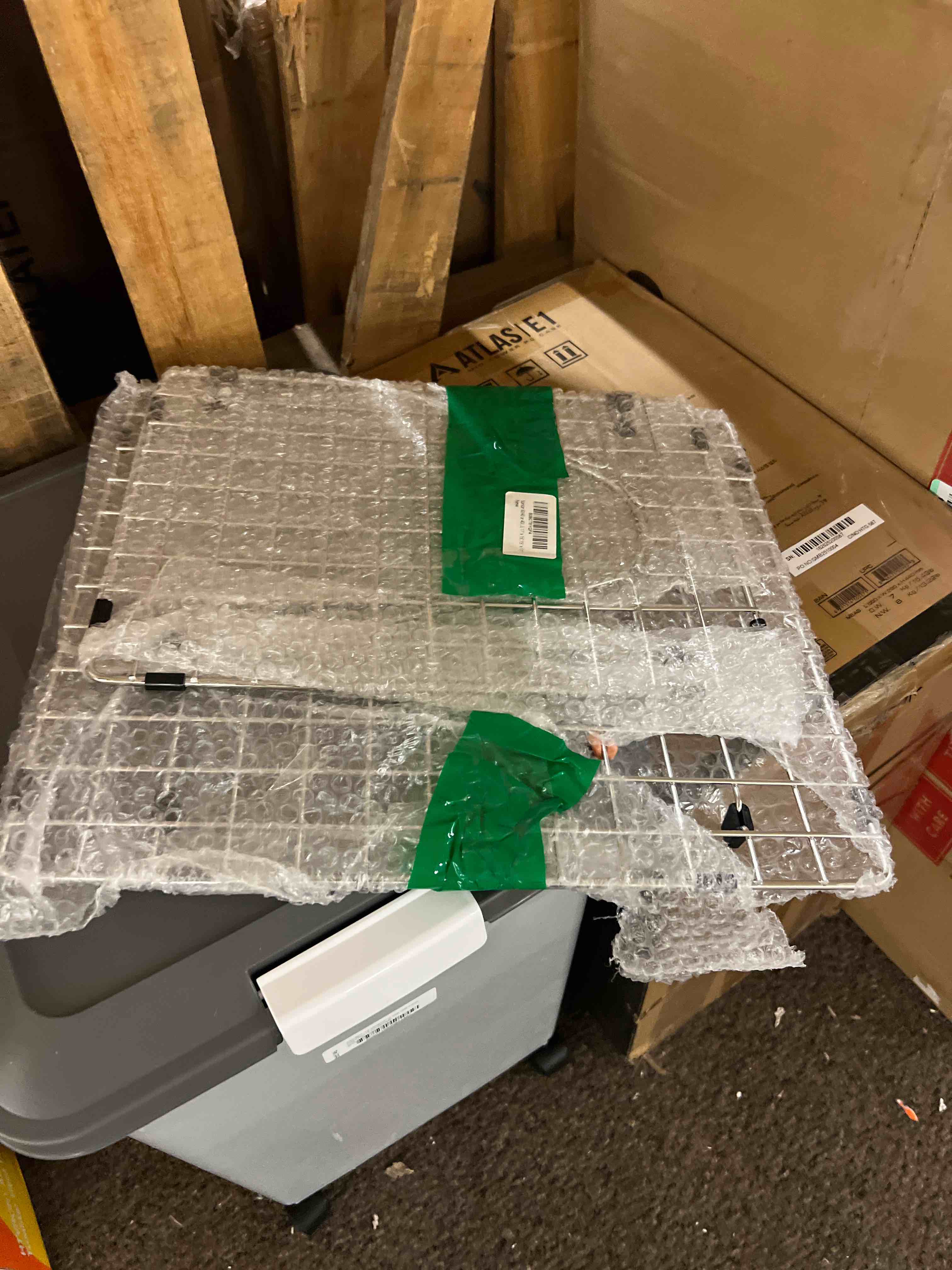Condition photo showing New/Like New for starstar 60/40 or 40/60 double bowl kitchen sink bottom two grids, stainless steel, 17" x 15",15" x 11"