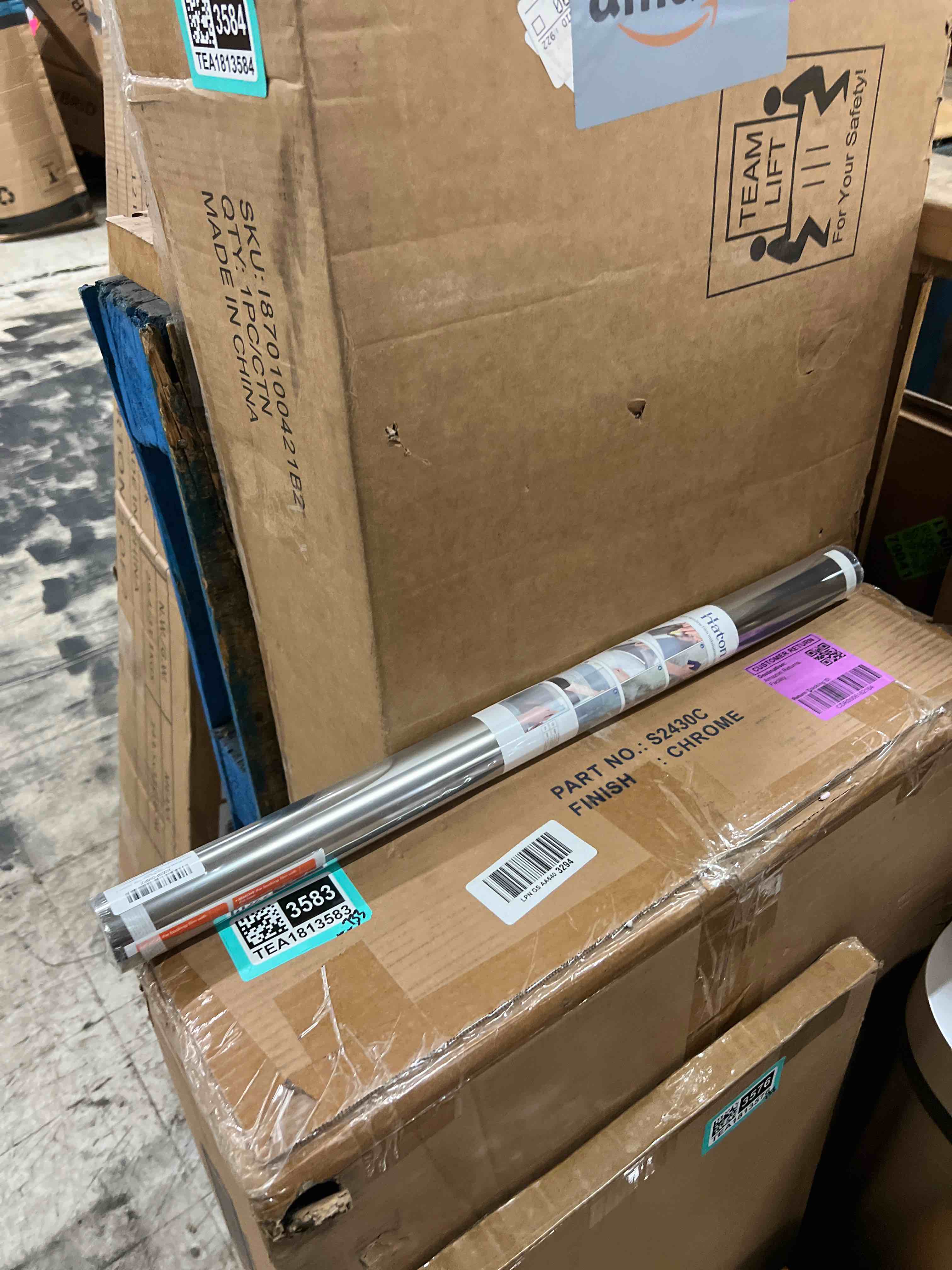 Condition photo showing New/Like New for haton window privacy film one way window tint for home, sun uv blocking heat control reflective mirror film, no glue static cling see out not in glass door covering, silver, 23.6" x 157.4"