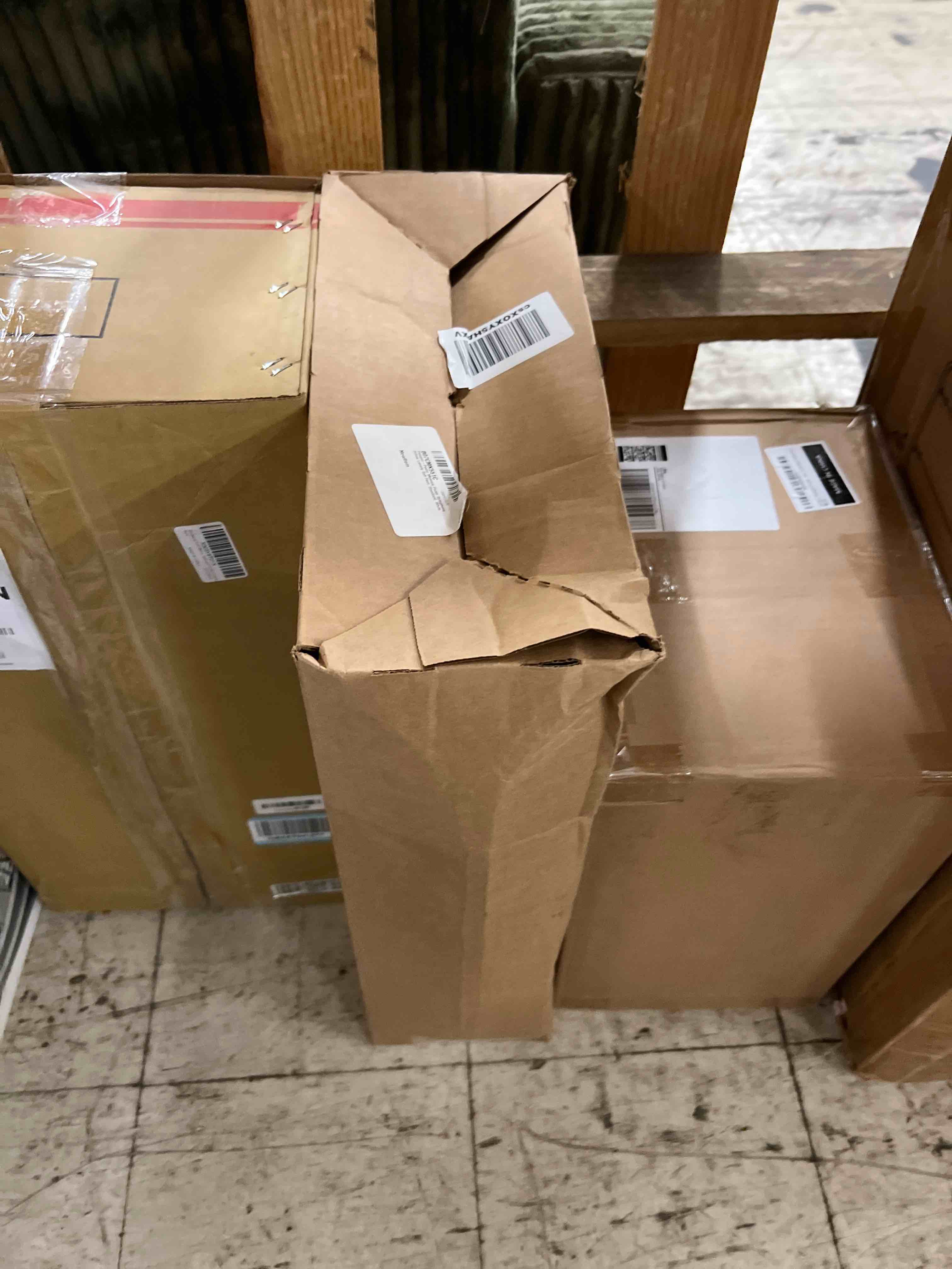 https://s3.amazonaws.com/lotting-images-prod/phillipi/TEA1813622_1777556863818.jpeg