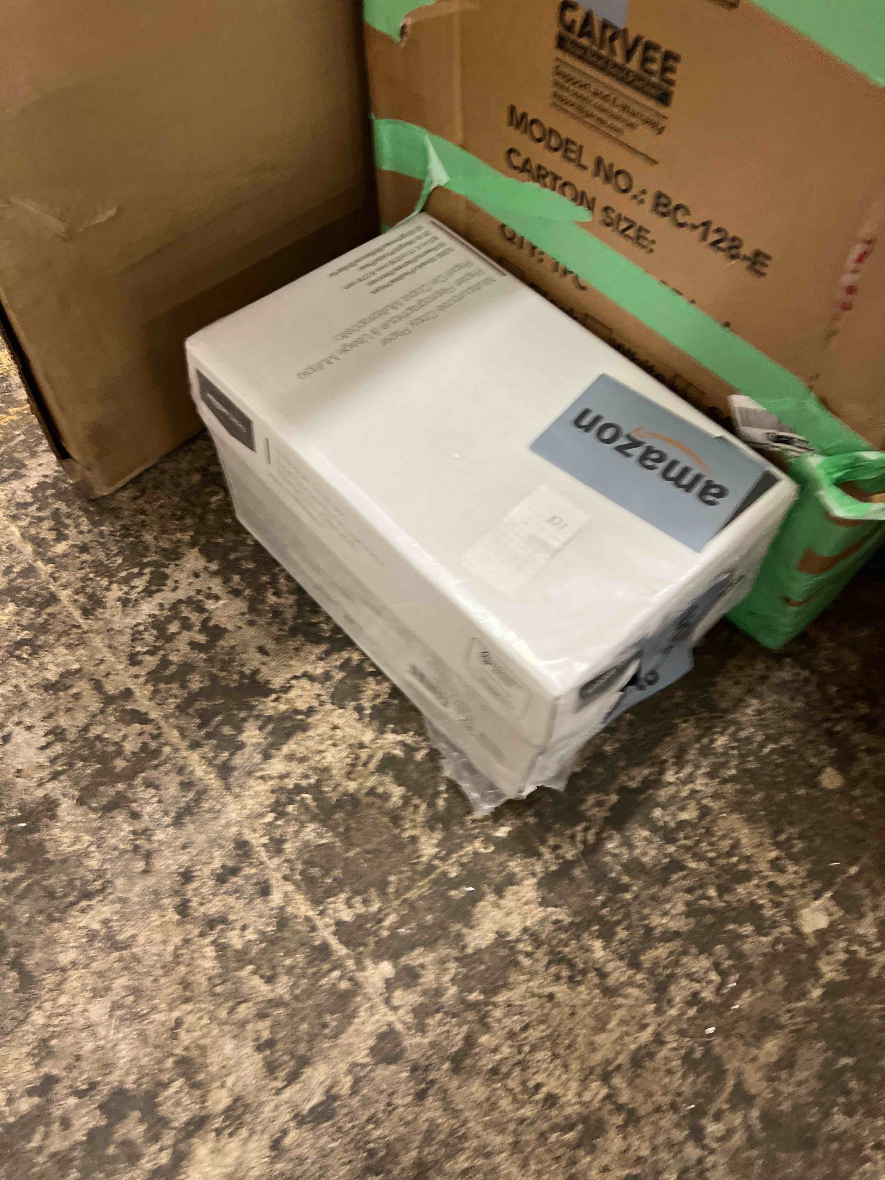Condition photo showing New/Like New for amazon basics multipurpose copy printer paper, 20 lb, 8.5 x 11 inches, 10 reams (5,000 sheets), 92 bright white 10 reams | 5000 sheets letter (8.5x11)