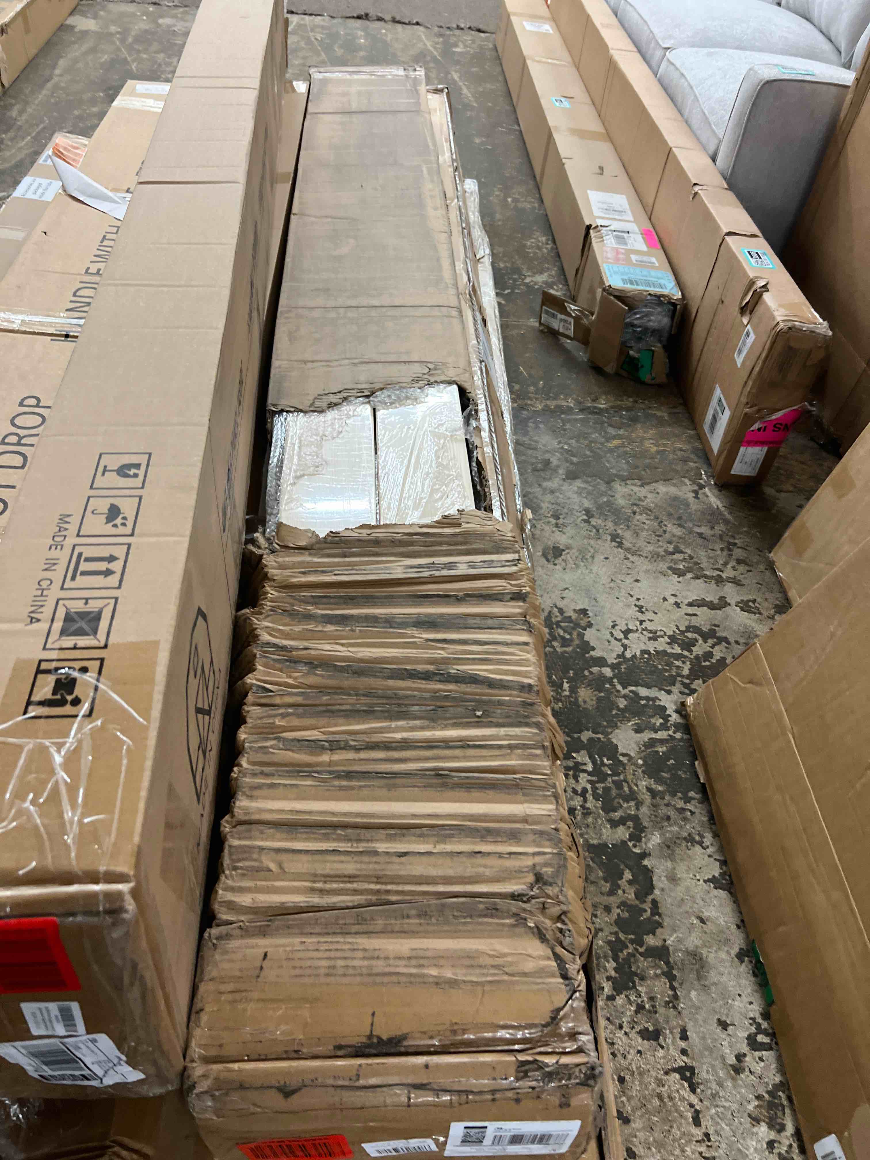 https://s3.amazonaws.com/lotting-images-prod/phillipi/TEA1813894_1778163170144.jpeg