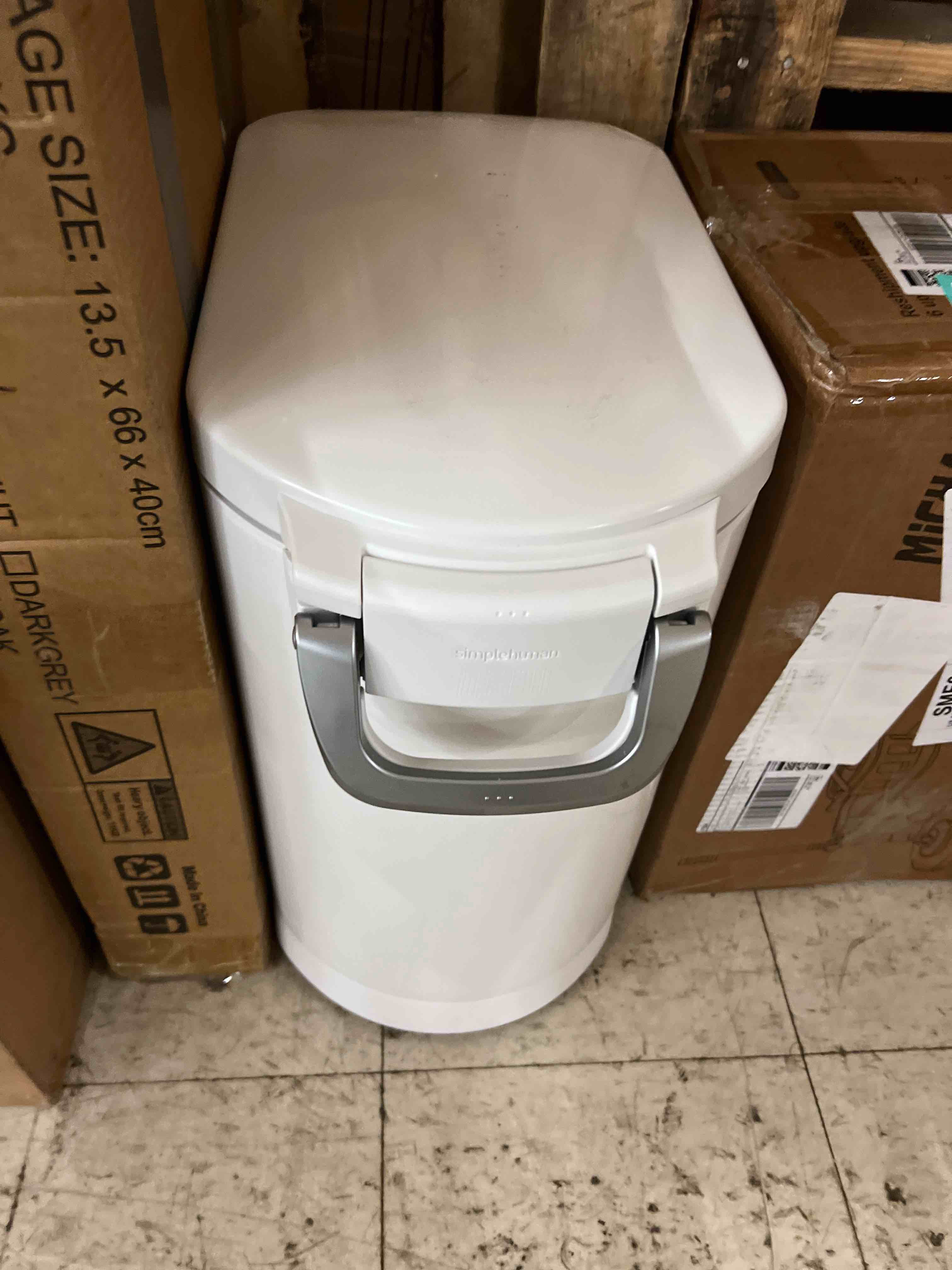 Condition photo showing New/Like New for simplehuman 25 liter, 27 lb / 12.2 kg medium pet food storage container for dog food, cat food, and bird feed, white medium white